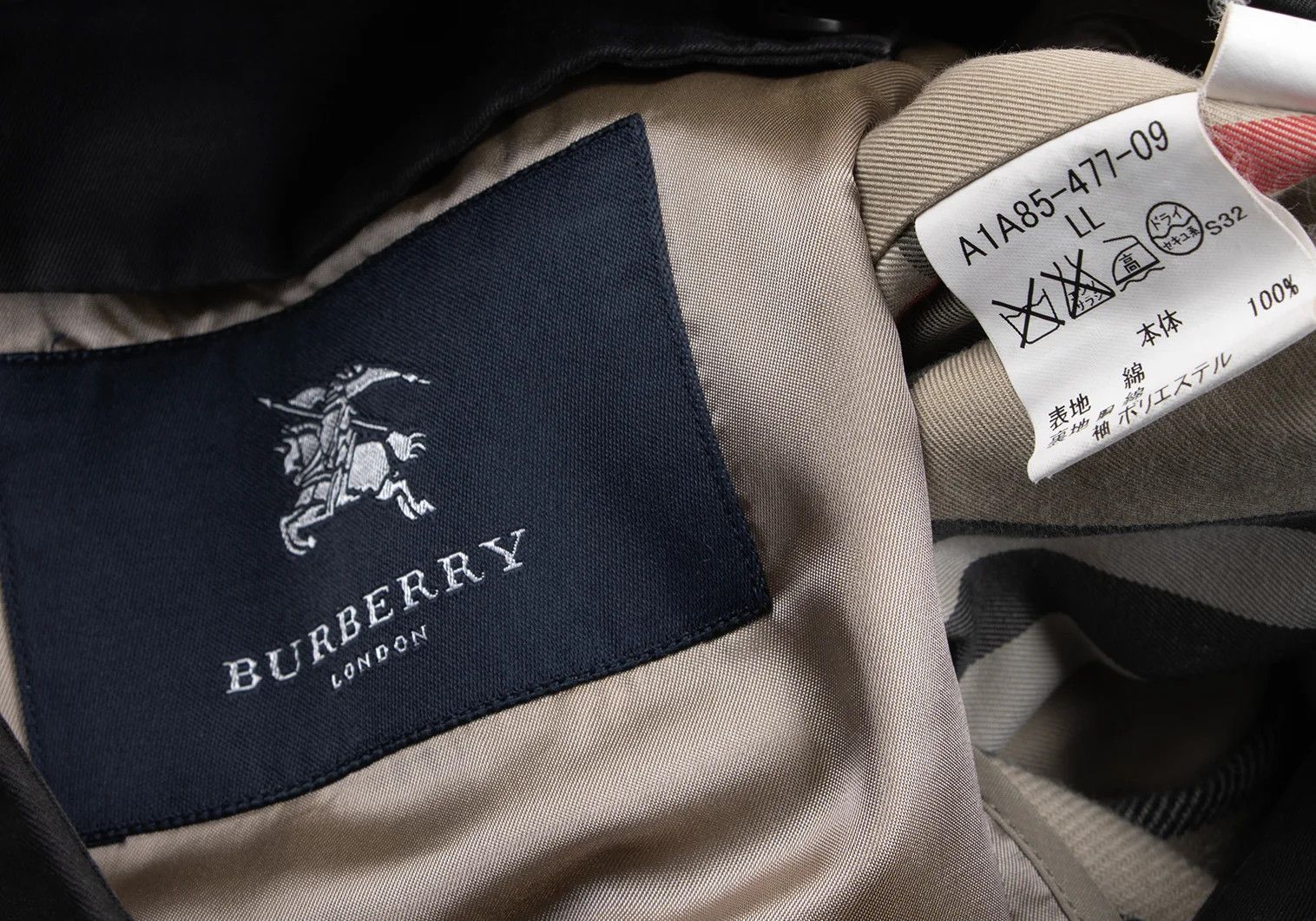 Burberry Removable Liner Check Pattern Overcoat in Black Size LL Size US L / EU 52-54 / 3 - 18 Thumbnail
