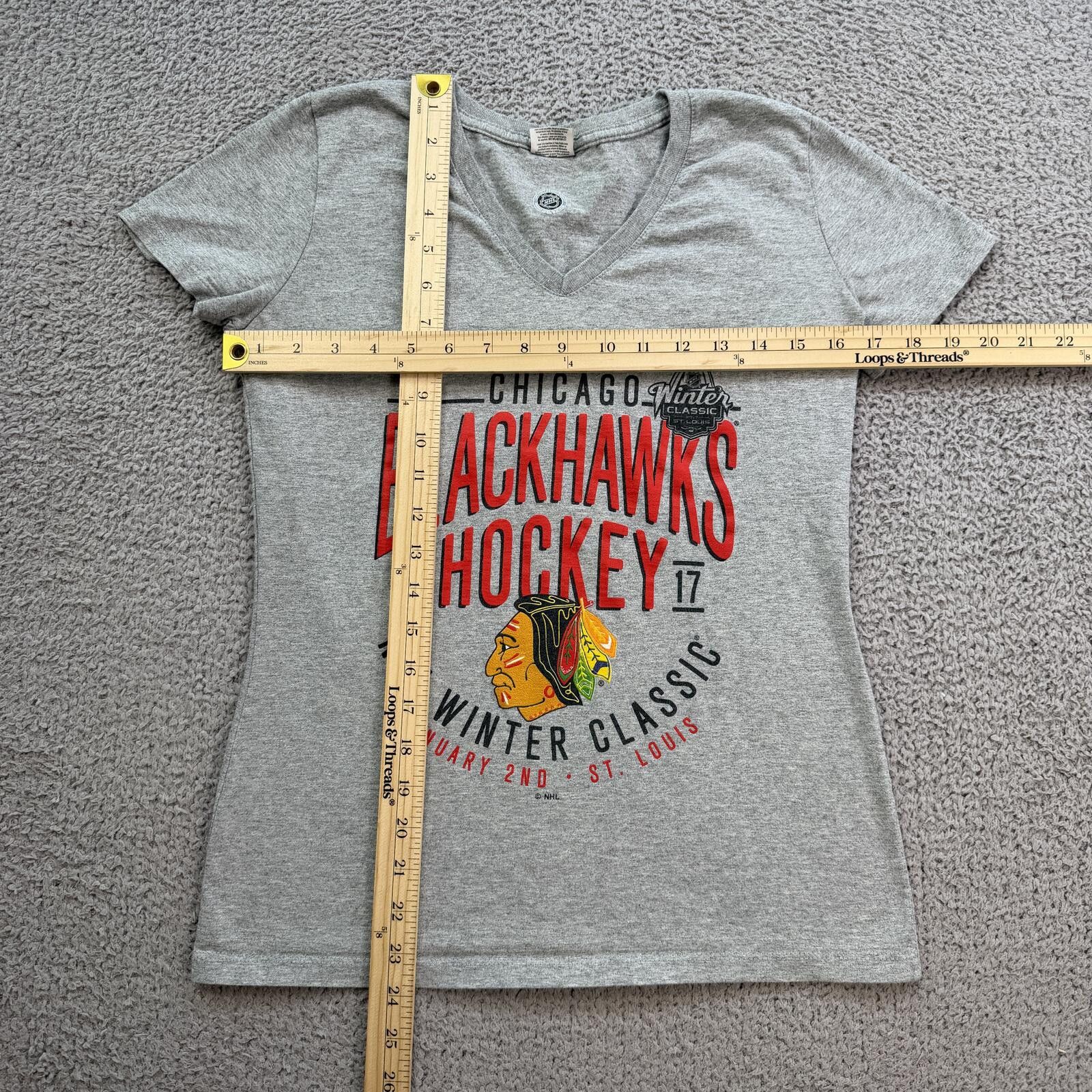 NHL Chicago Blackhawks 2017 NHL Winter Classic V Neck T Shirt S Size S / US 4 / IT 40 - 3 Thumbnail