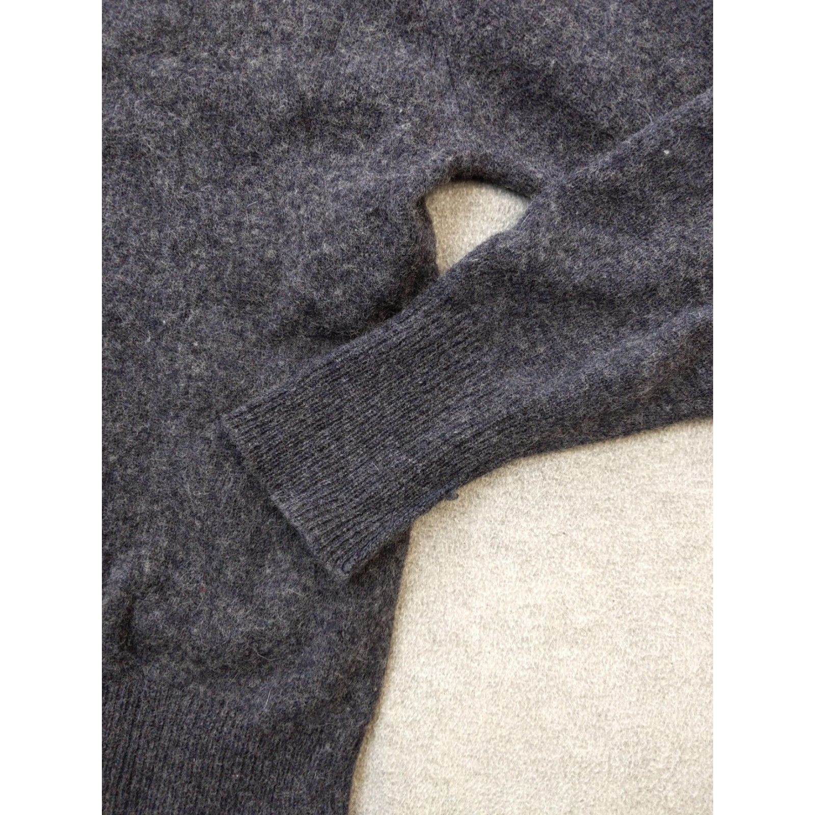 Lord & Taylor Lord & Taylor Sweater Mens L Gray Lambswool V-Neck Pullover Knit Wool UK Made Size US L / EU 52-54 / 3 - 2 Thumbnail