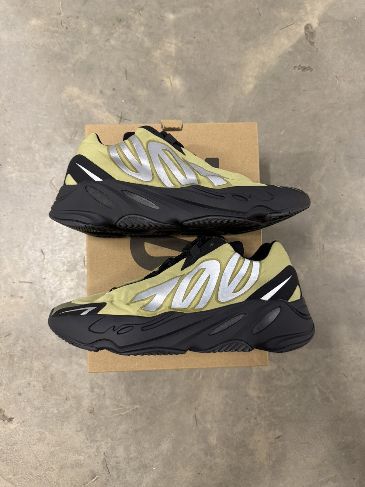 Adidas × Kanye West Adidas Yeezy 700 MNVN Resin Size 11 Size US 11 / EU 44 - 2 Thumbnail