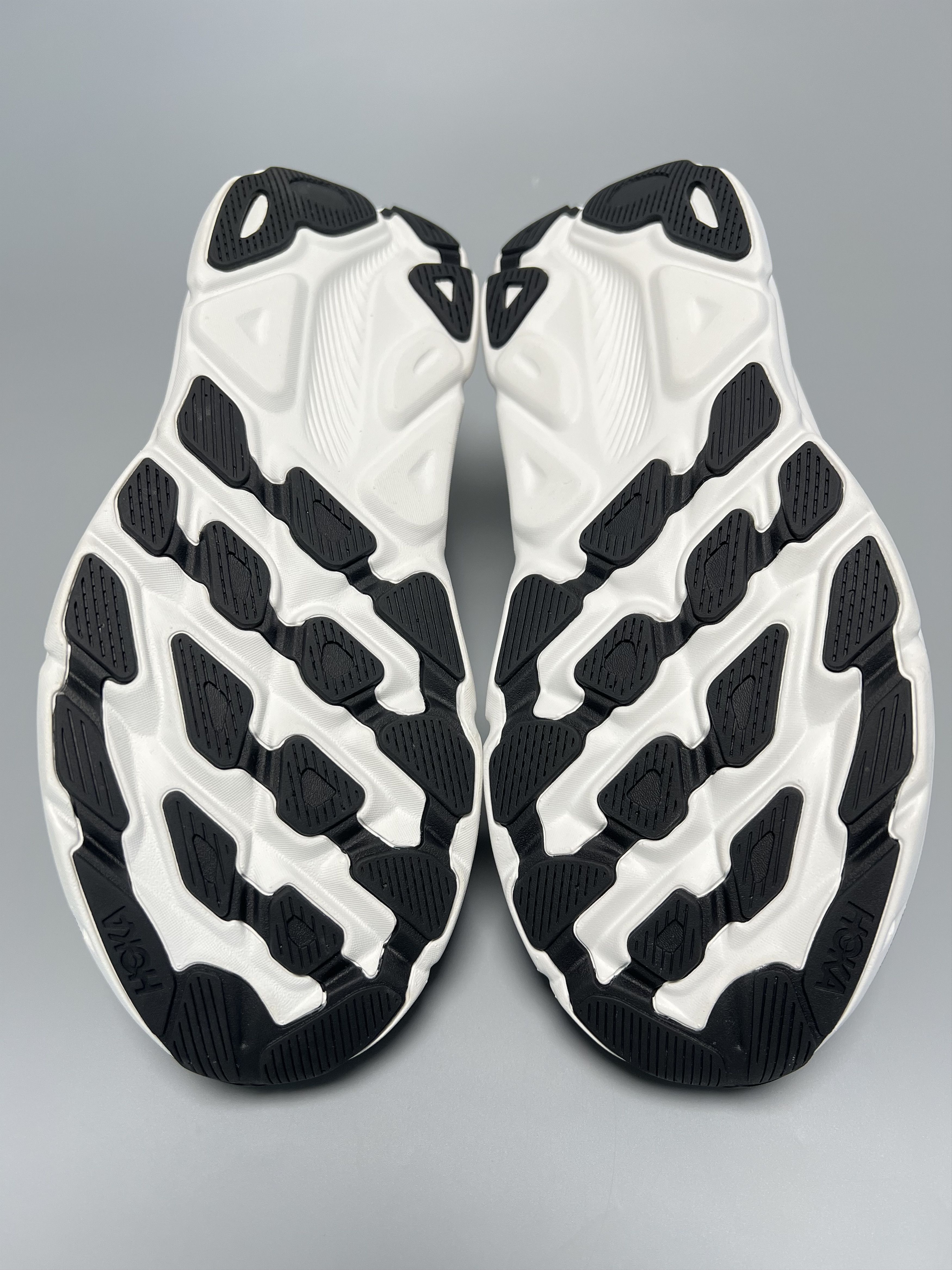 Hoka 11.5D Hoka One One Clifton 9 Running Shoes 1127895-BWHT Size US 11.5 / EU 44-45 - 14 Thumbnail