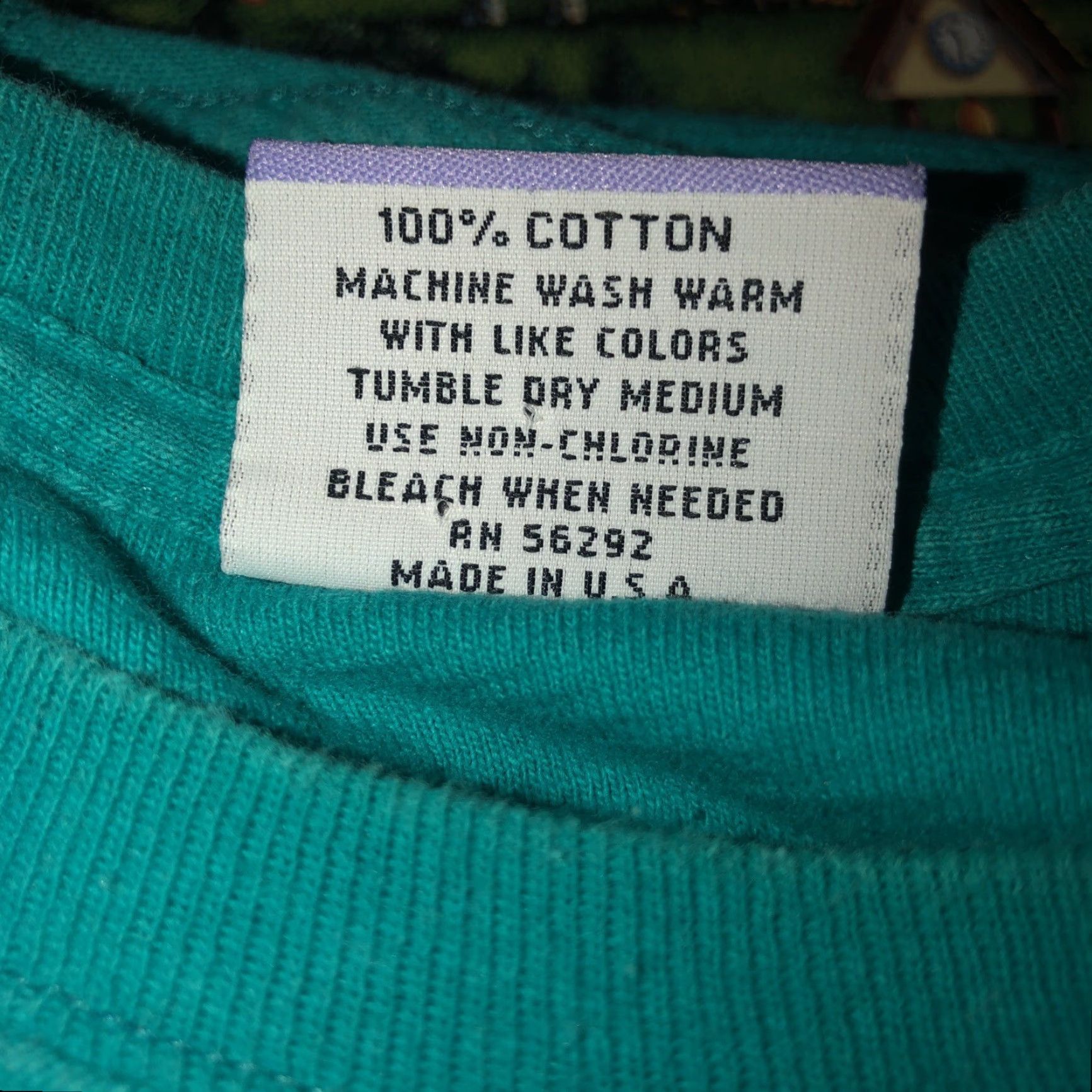 Vintage VINTAGE Thick T-Shirt USA Mens L Blue Short Sleeve Solid Todays News USA 80s? Wait no. Hmm. Size US L / EU 52-54 / 3 - 4 Thumbnail