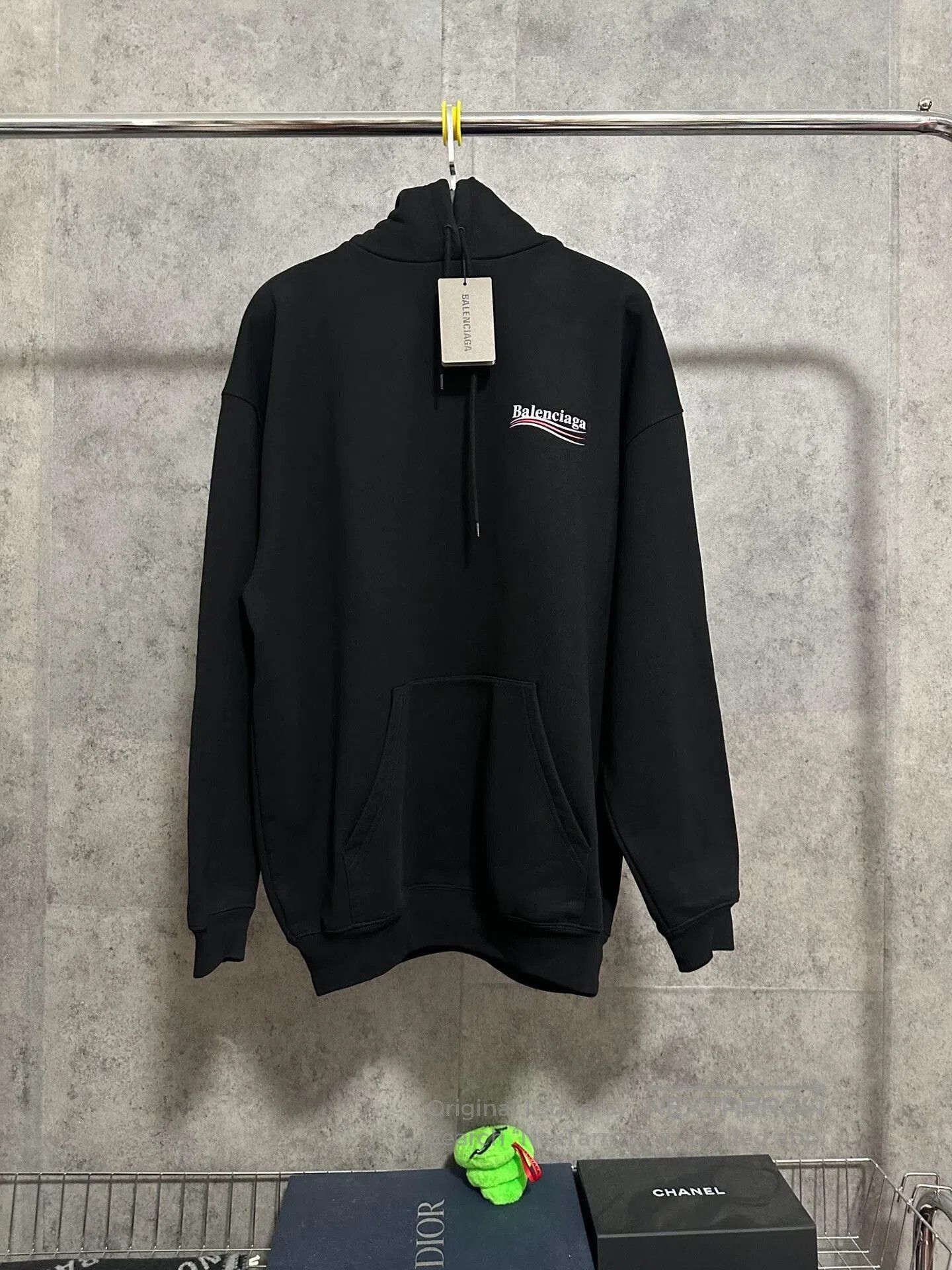 Balenciaga balenciaga black logo hoodie sweatshirt. Size US S / EU 44-46 / 1 - 1 Thumbnail
