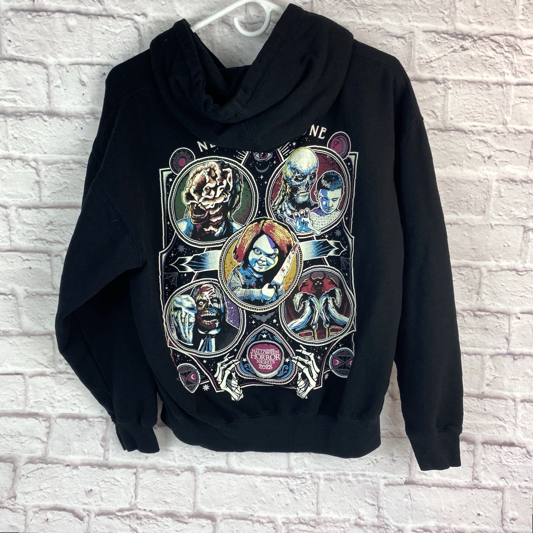 Vintage Univeral Studios Hoodie Adult Small 2023 Halloween Horror Nights Never Go Alone Size US S / EU 44-46 / 1 - 2 Thumbnail