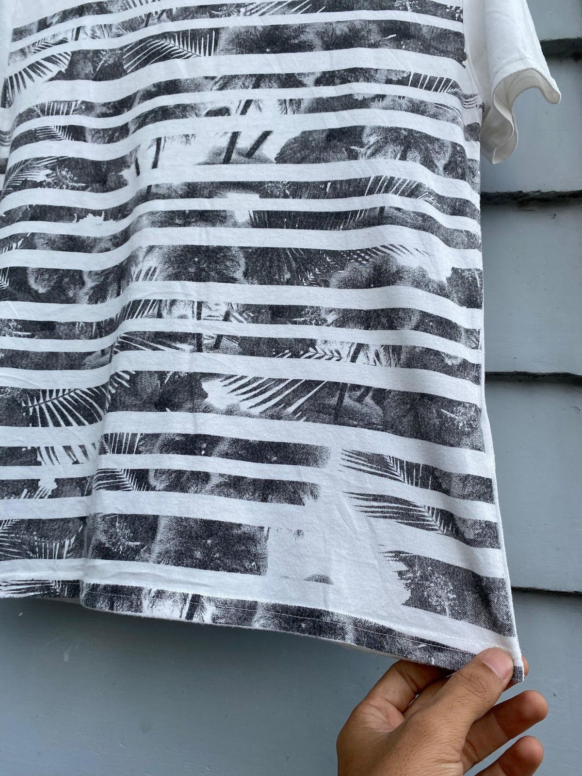 In The Attic In The Attic Homme Graphic Palm Striped Tee Japan Streetwear Size US L / EU 52-54 / 3 - 6 Thumbnail