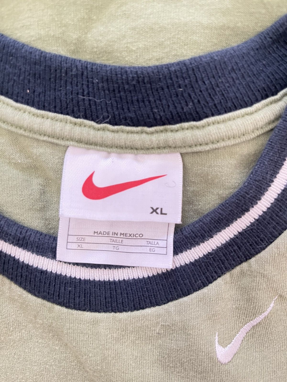 Nike 90's NIKE MINI SWOOSH Size XL Vintage T-Shirts / G2090T Size US XL / EU 56 / 4 - 3 Thumbnail