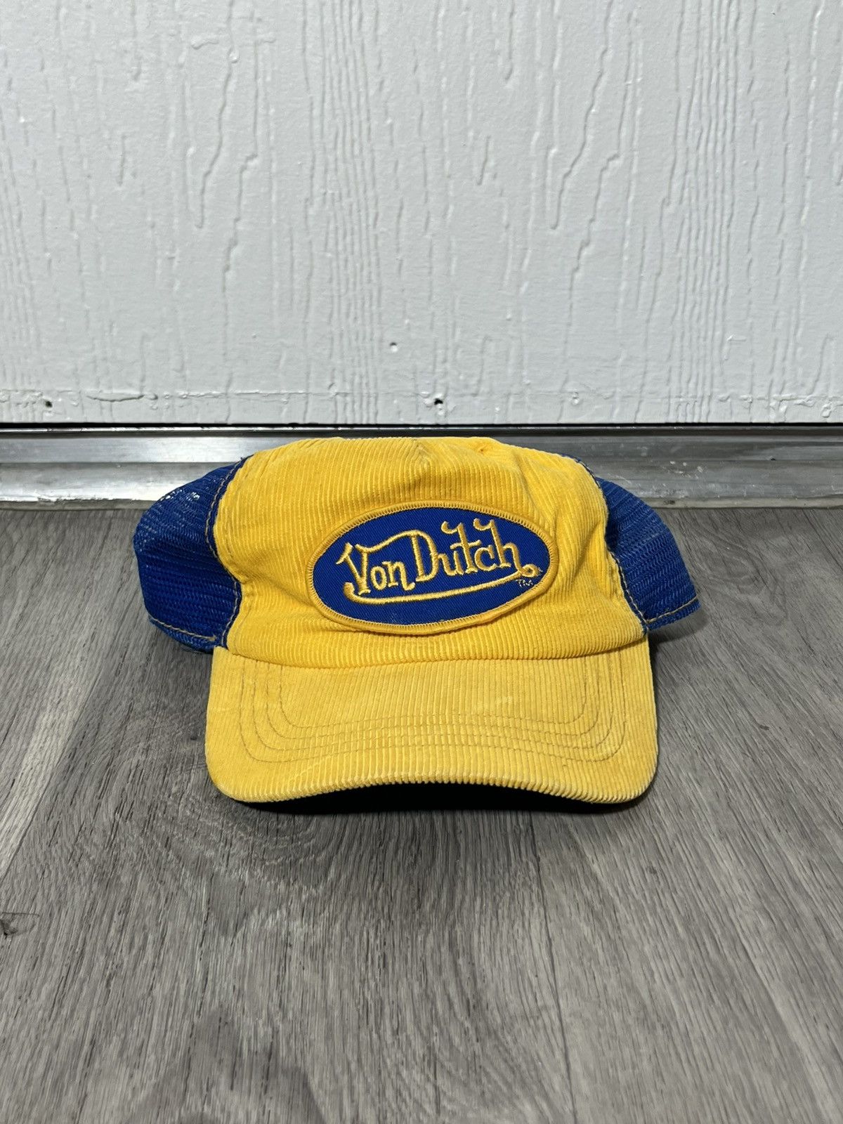 Von Dutch Vintage Y2K Von Dutch Logo Yellow Blue Trucker SnapBack Hat Size ONE SIZE - 1 Thumbnail
