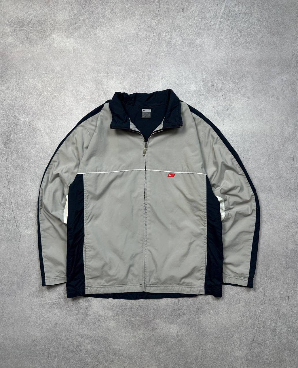 Nike Vintage Nike Nylon Track Jacket, Size M – Classic Sportswer Size US M / EU 48-50 / 2 - 1 Thumbnail