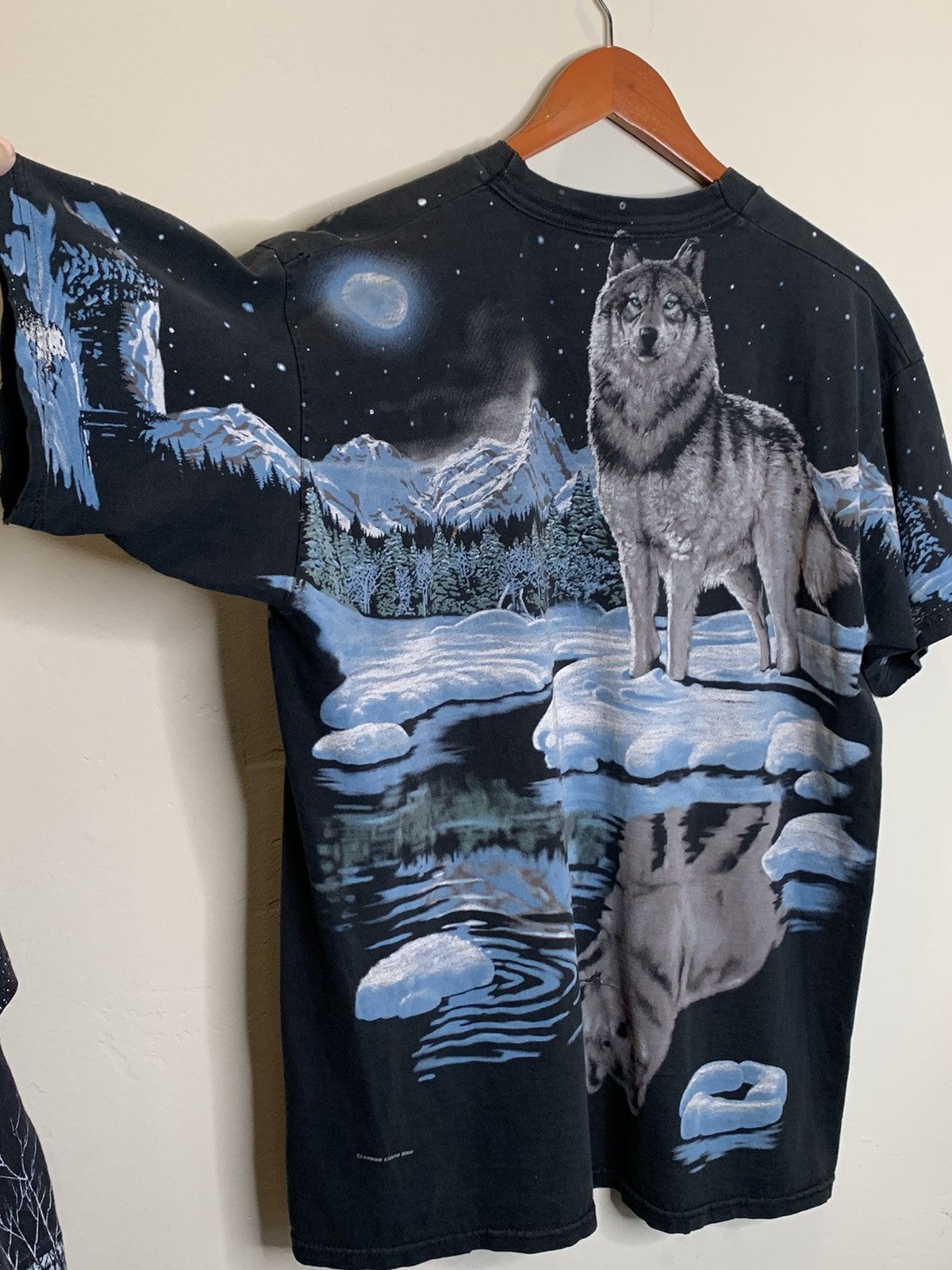 Liquid Blue *RARE* Vintage 90’s Liquid Blue Wolf AOP Nature Art T-Shirt Size US L / EU 52-54 / 3 - 3 Thumbnail