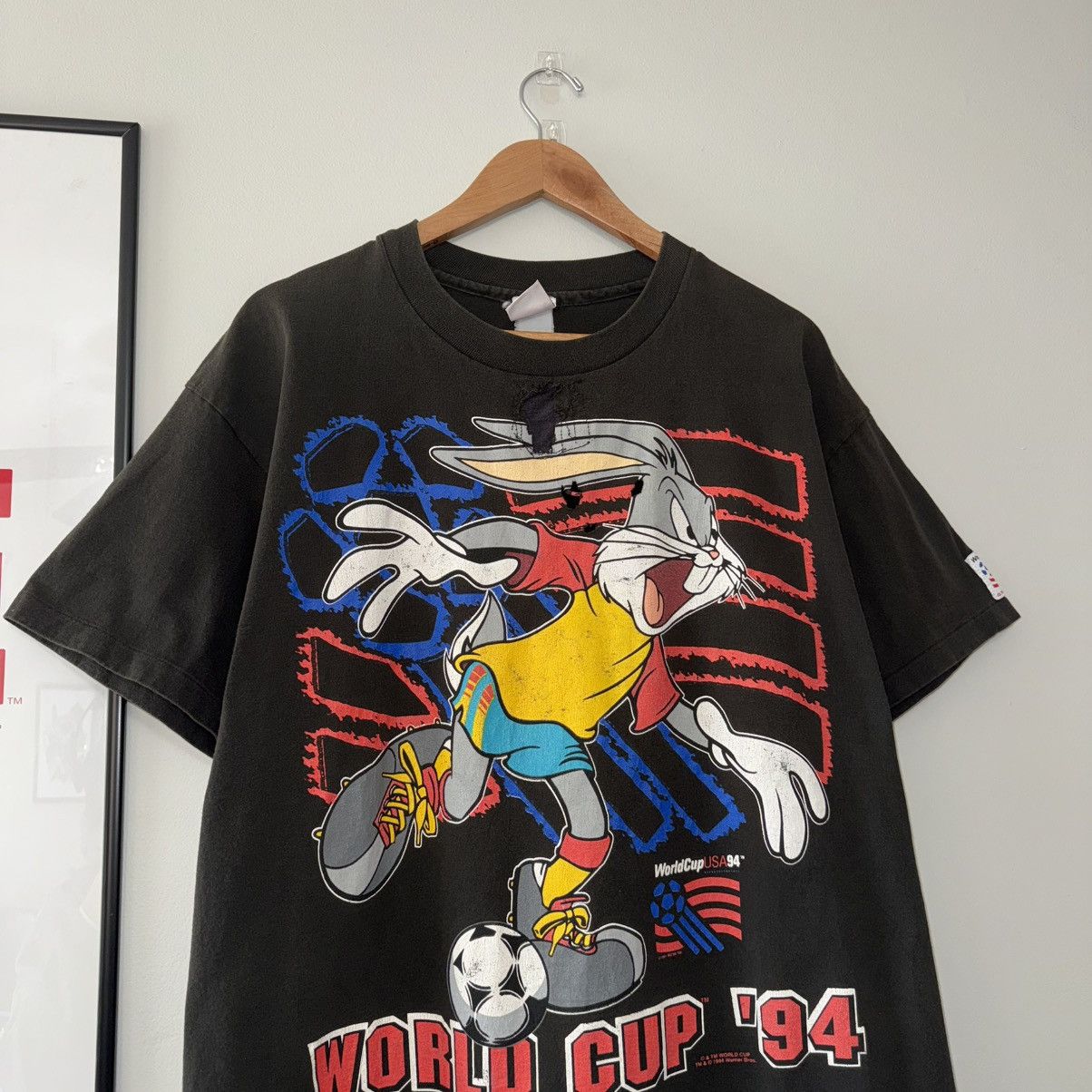 Vintage VINTAGE 1994 WORLD CUP BUGS BUNNY LOONEY TUNES TEE Size US L / EU 52-54 / 3 - 7 Thumbnail