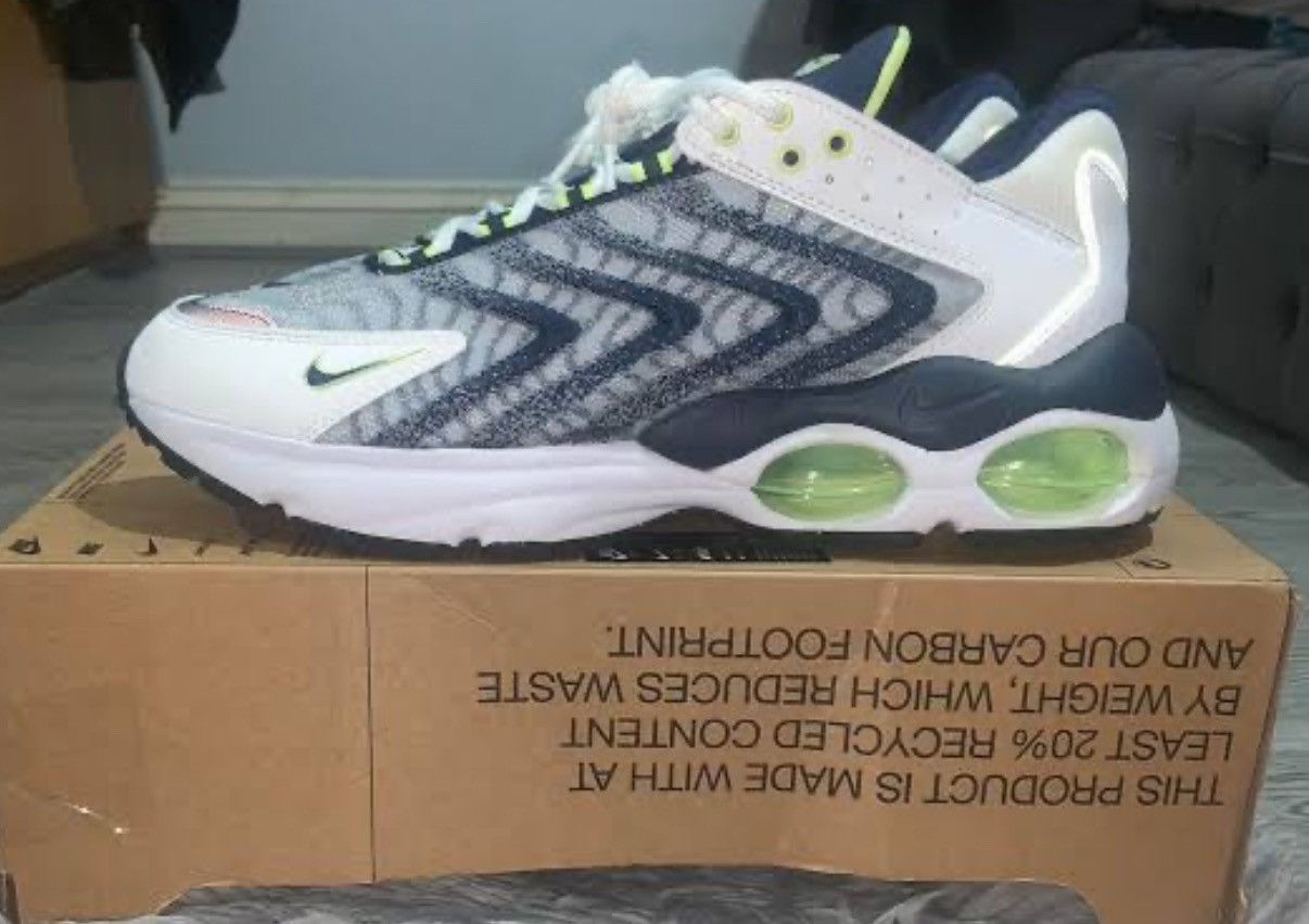 Nike Nike Air Max TW (White and Navy colourway) Size US 10 / EU 43 - 7 Thumbnail