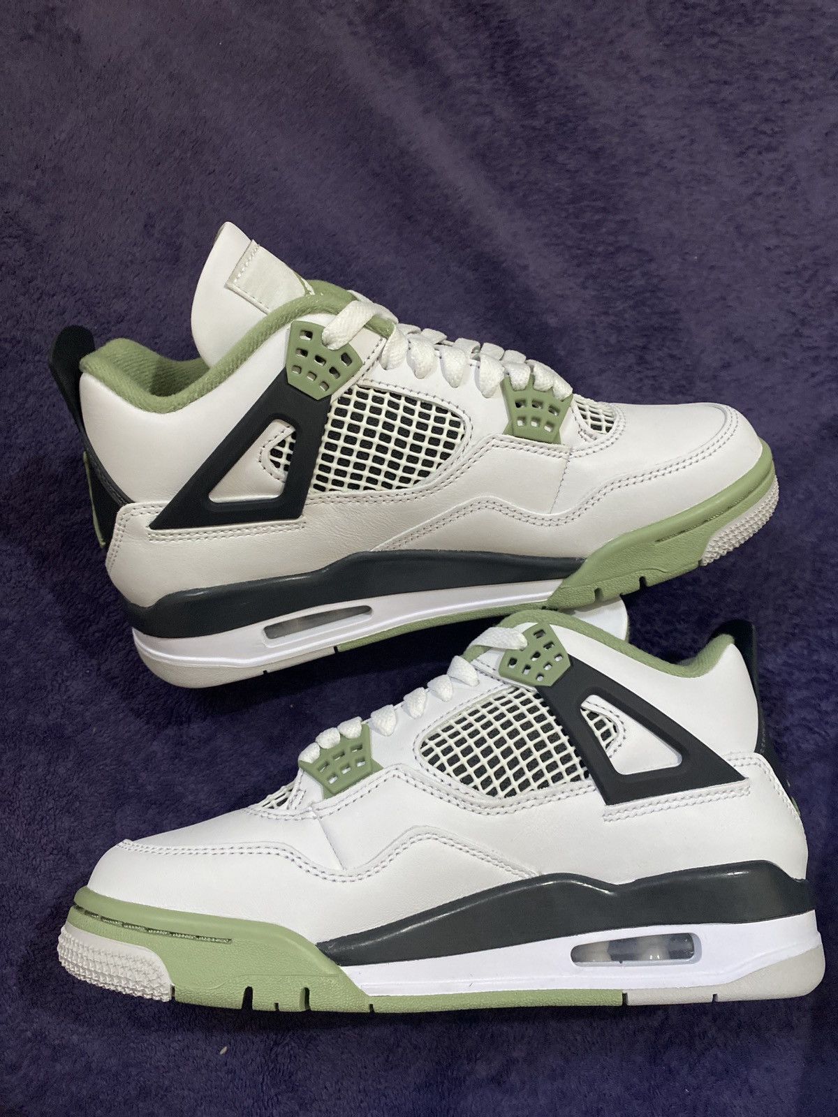 Jordan Brand Jordan 4 Retro Seafoam (Women) Size US 5 / EU 37 - 13 Thumbnail