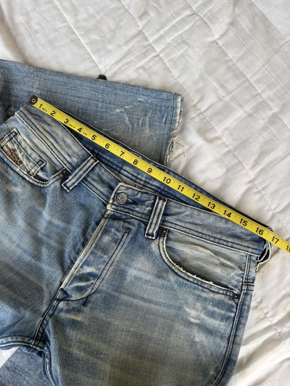 Diesel Vintage Diesel Safado Thrashed Distressed Denim Jeans Size US 33 - 9 Thumbnail