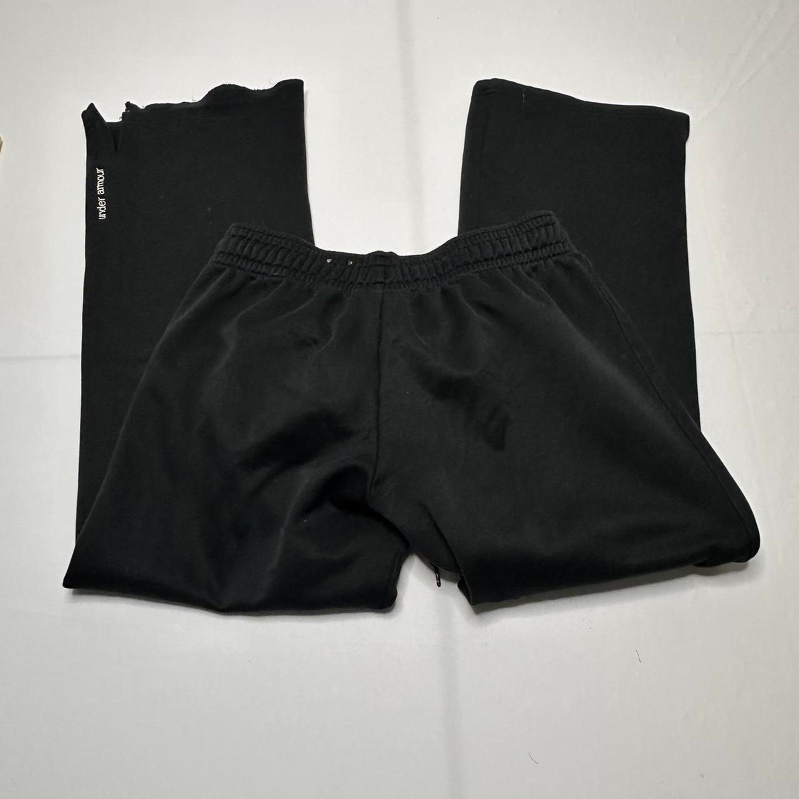 Under Armour Under Armour Size Medium Light Weight Flared Black Sweats Size US 36 / EU 52 - 2 Thumbnail