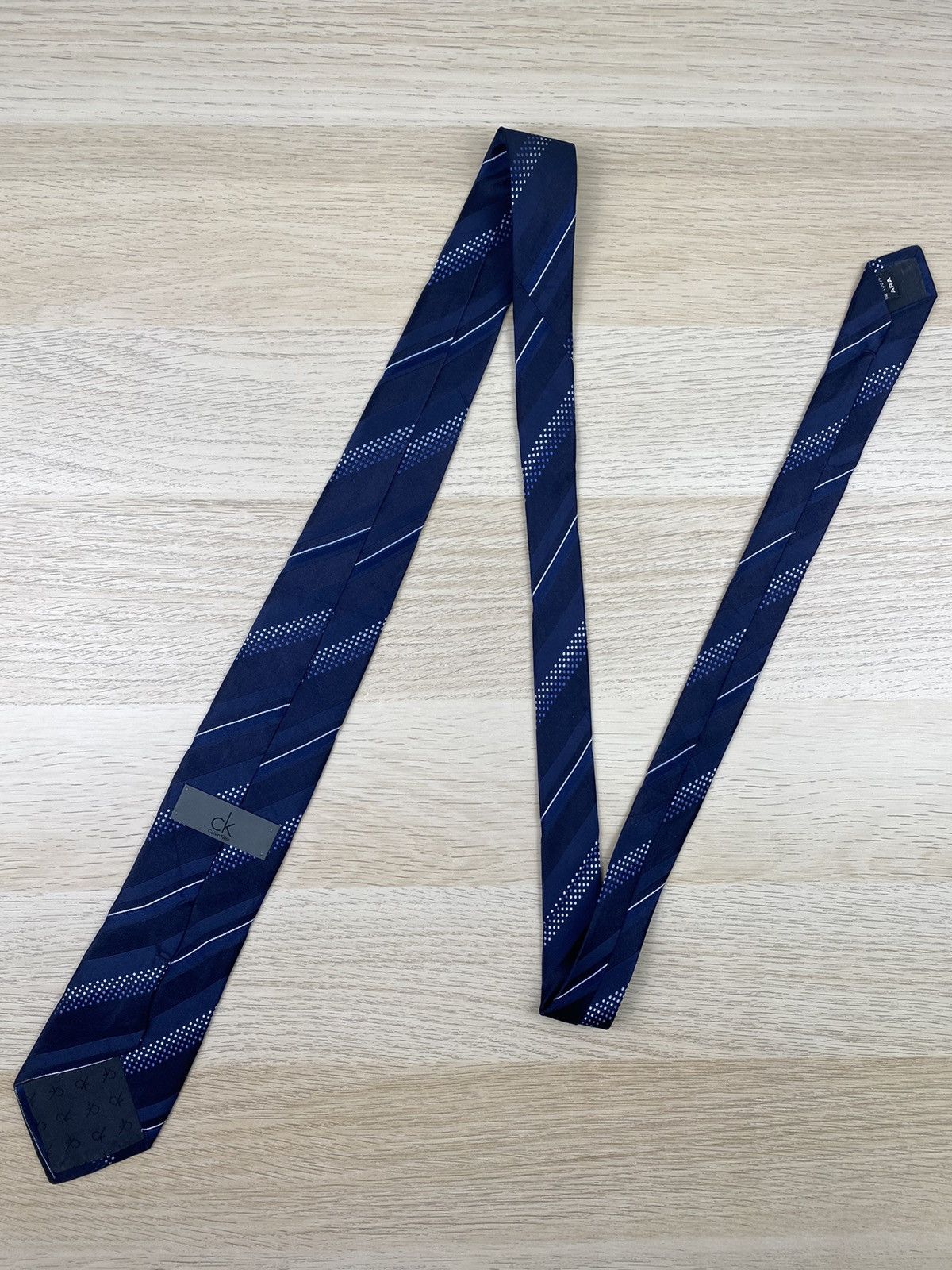 Calvin Klein Calvin Klein Silk Tie T40 Size ONE SIZE - 3 Thumbnail