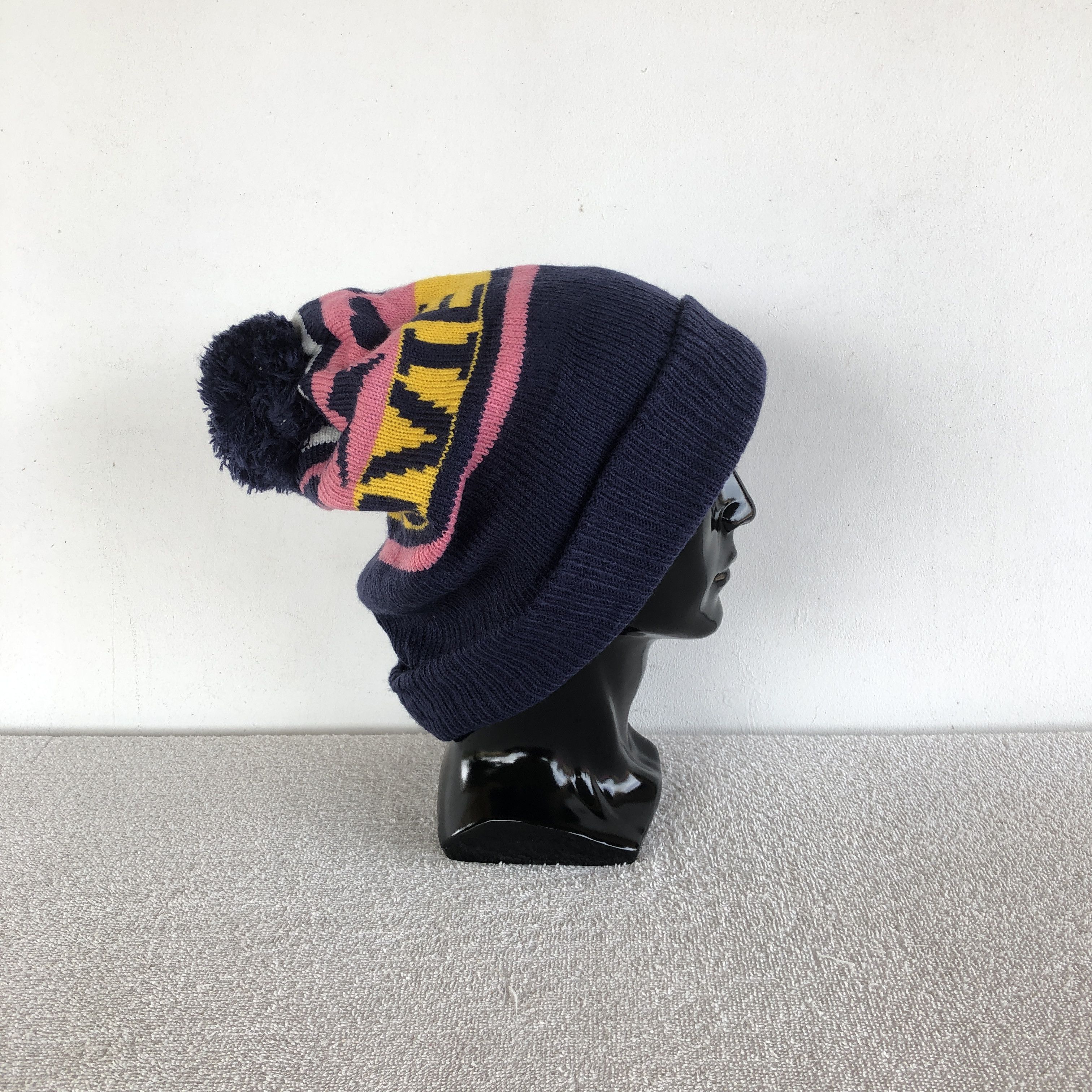 Japanese Brand Vintage Y2K Movie Star Beanie Skulls Pom Pom Snow Caps Hats Size ONE SIZE - 3 Thumbnail