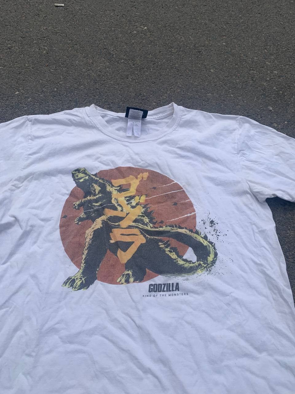 Band Tees × Gildan Godzila rare tee 14s Size US L / EU 52-54 / 3 - 2 Thumbnail