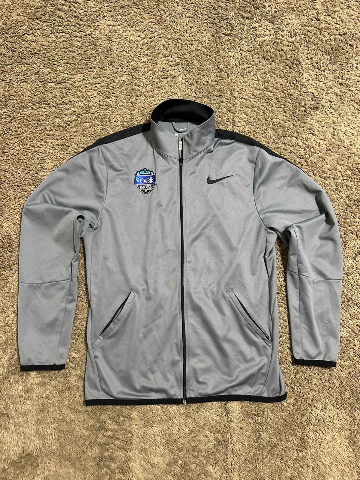 Nike Vintage Nike Virginia Tech Hokies jacket 00s size medium Size US M / EU 48-50 / 2 - 1 Thumbnail