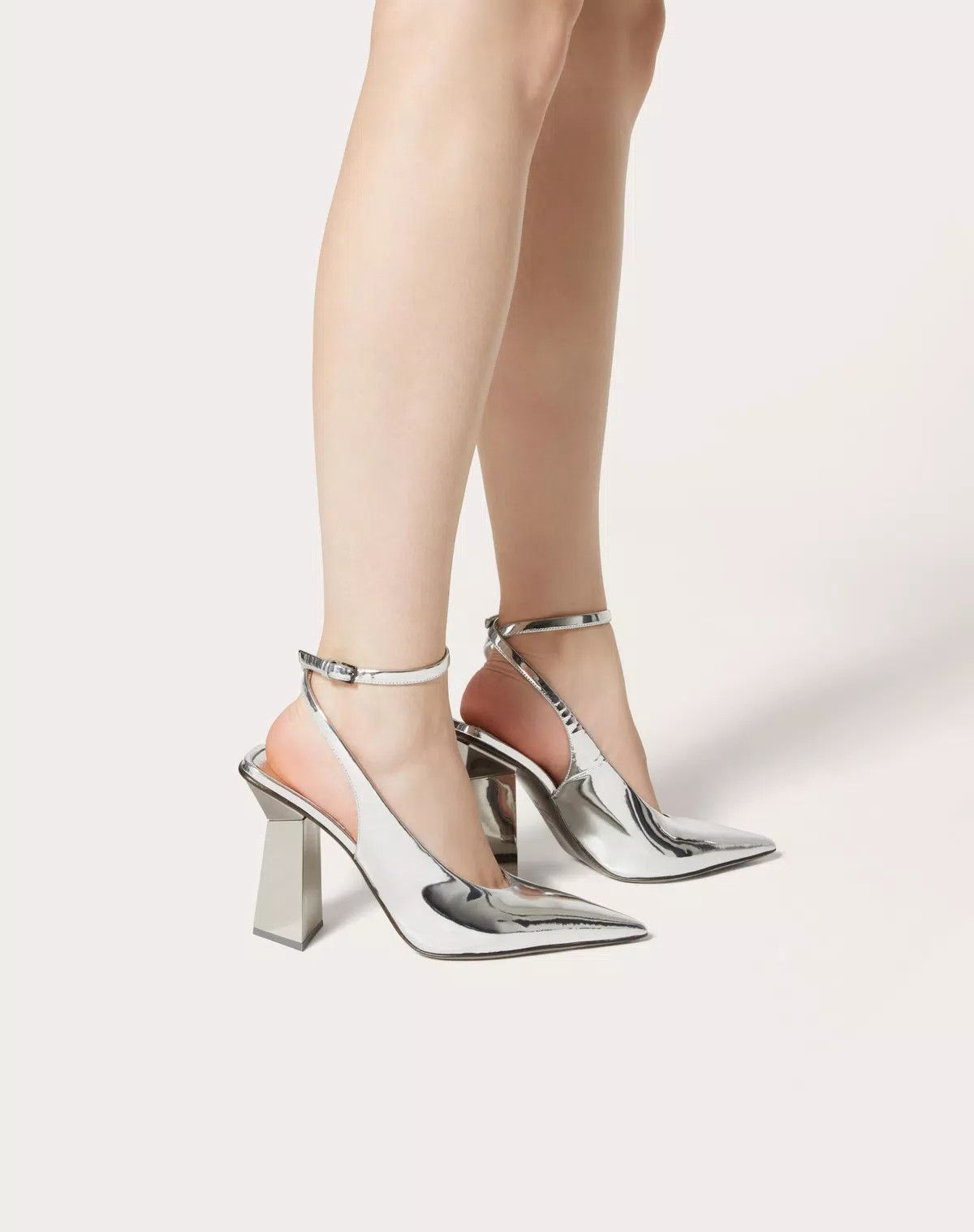 Valentino o1s1wg111125 One Stud Hyper Pumps in Silver Size US 9 / IT 39 - 5 Thumbnail
