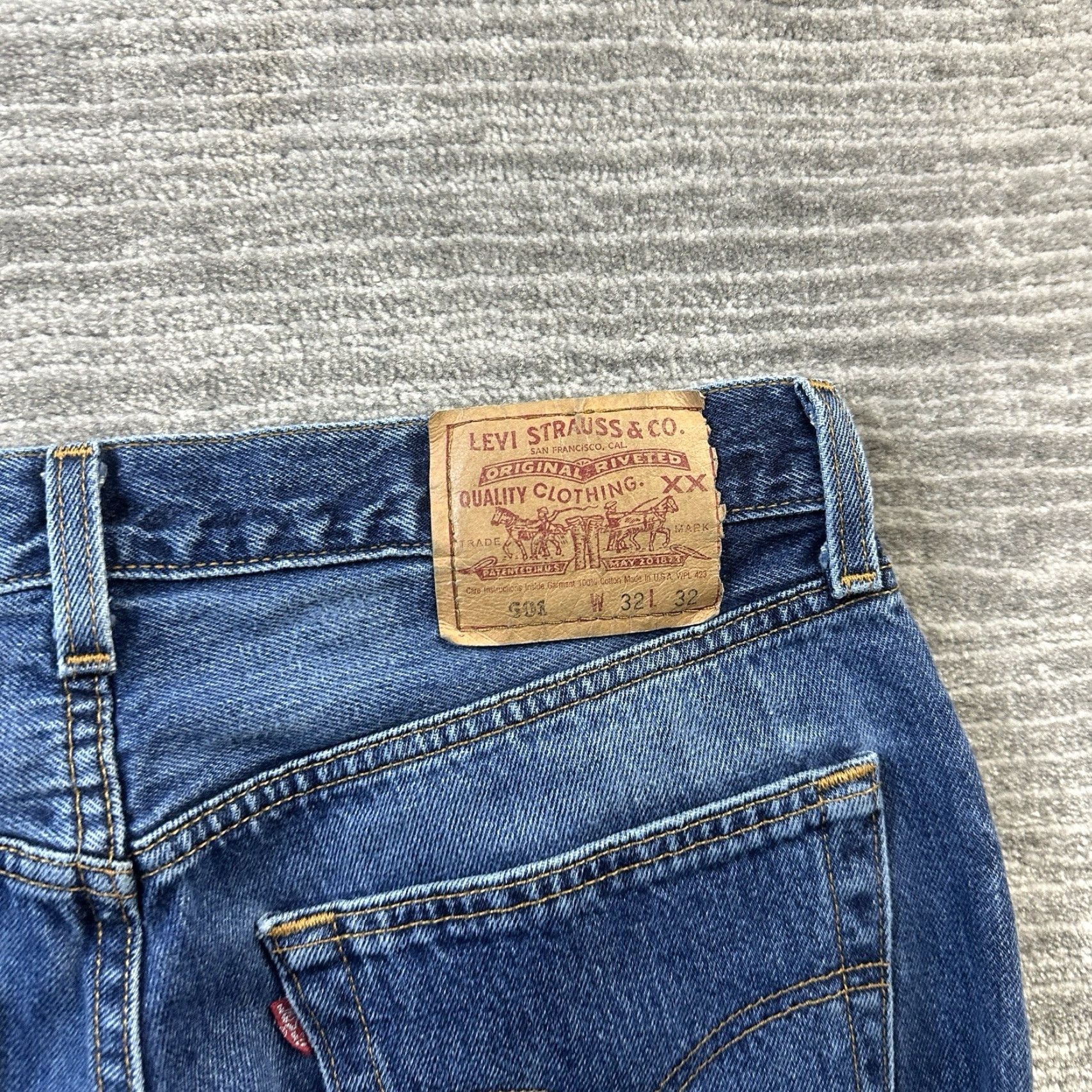 Levi's VINTAGE Levi's 501 Jeans Mens 32x32 Blue Denim Straight 1998 USA Made Size US 32 / EU 48 - 3 Thumbnail