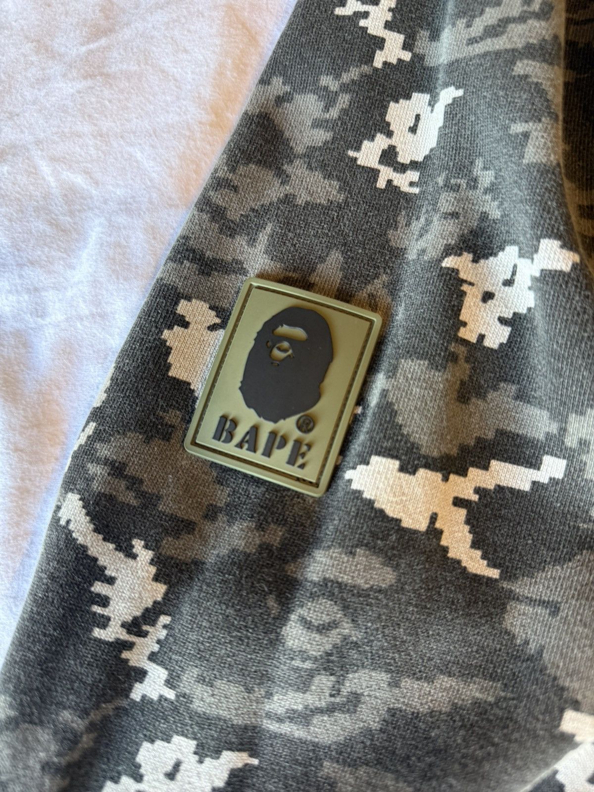 Bape A Bathing Ape BAPE Camouflage Pullover Hoodie Logo Graphic Size US L / EU 52-54 / 3 - 4 Thumbnail