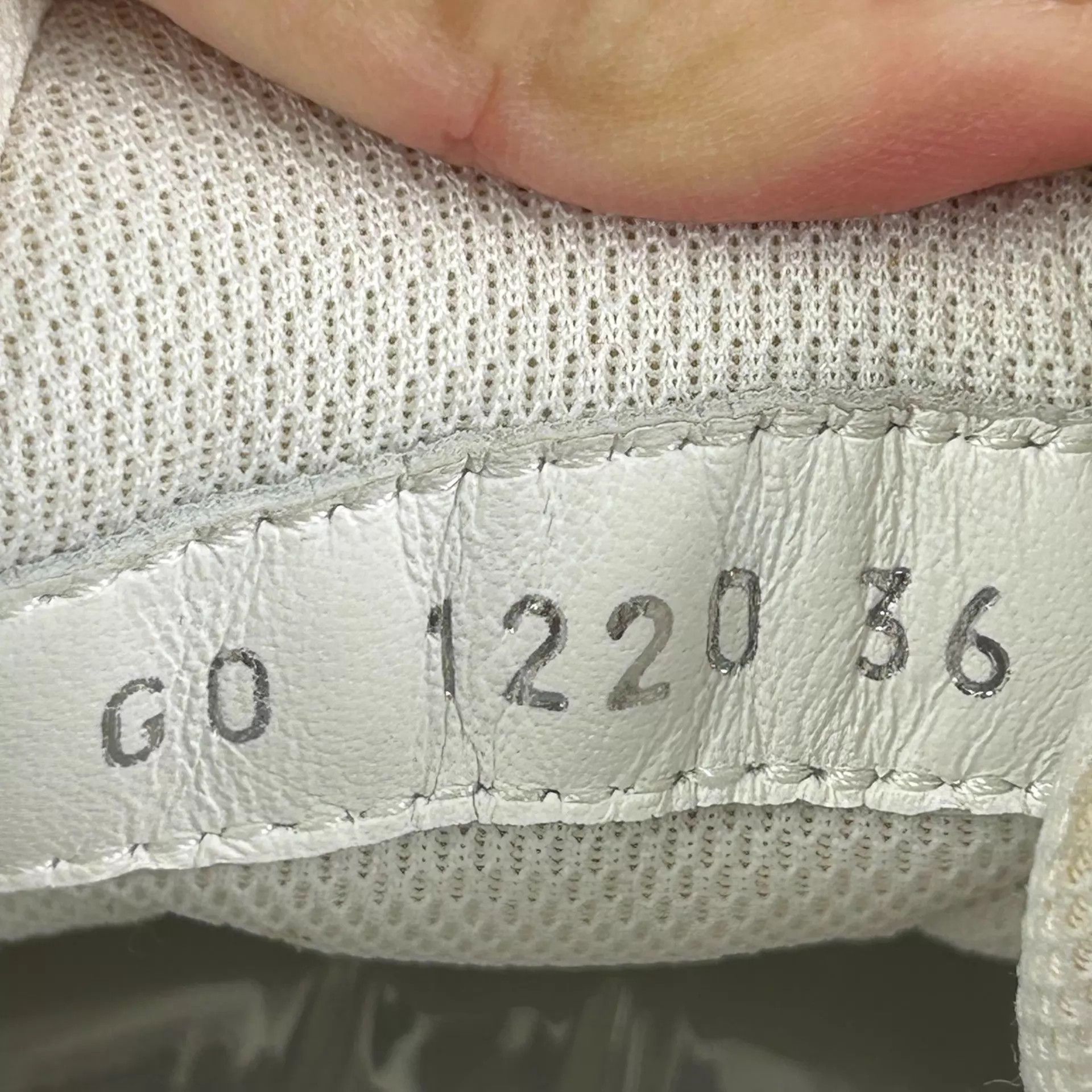 Louis Vuitton Louis Vuitton Velcro Dad Sneaker White/Blue 36 HB6804 Size US 5.5 / IT 35.5 - 7 Thumbnail