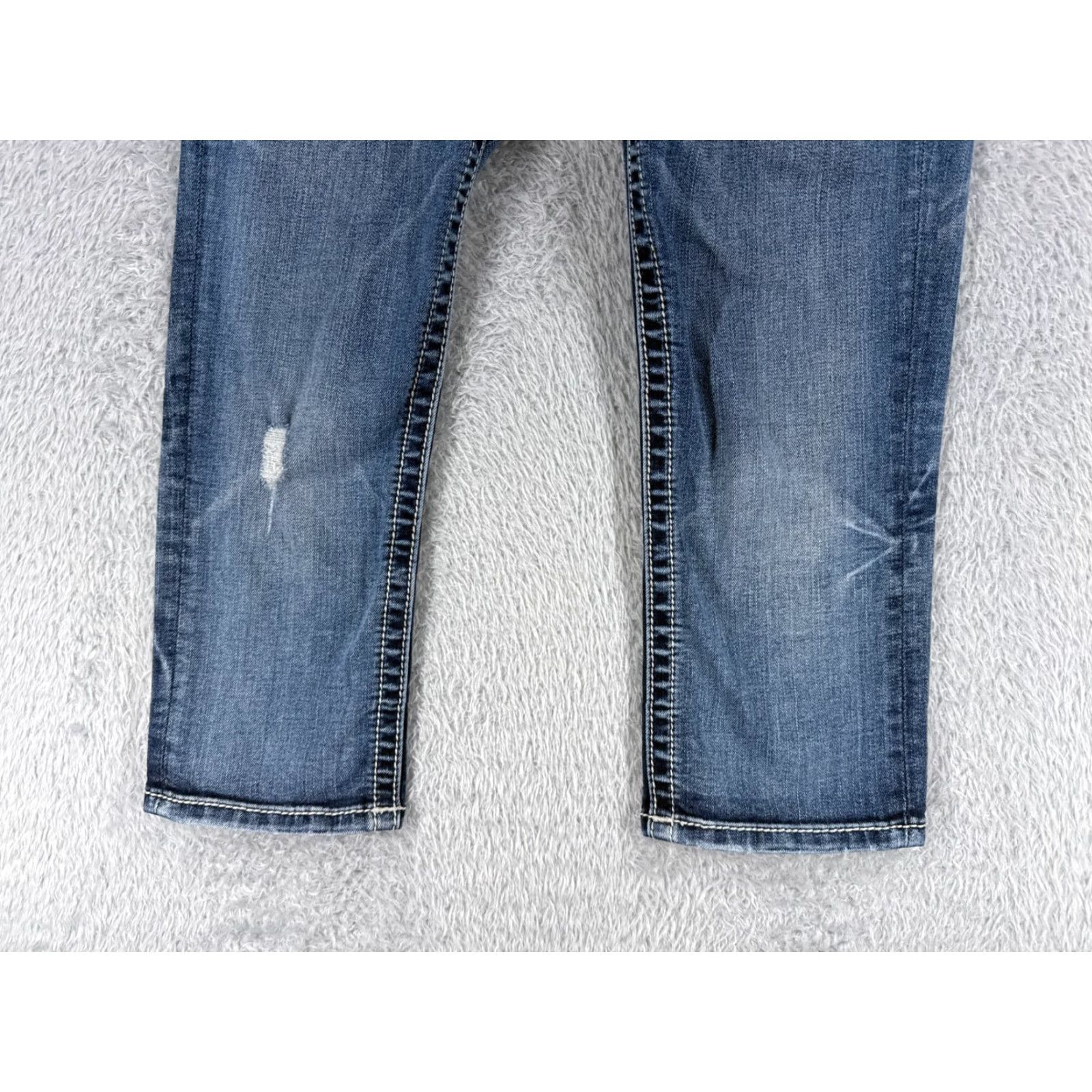 Miss Me Miss Me Jeans Women 26x21 Blue Denim Capri Cuffed Distressed Low Rise 26 5-Pocket Design Embroidered Denim Lyons? (No) Size 26" / US 2 / IT 38 - 2 Thumbnail