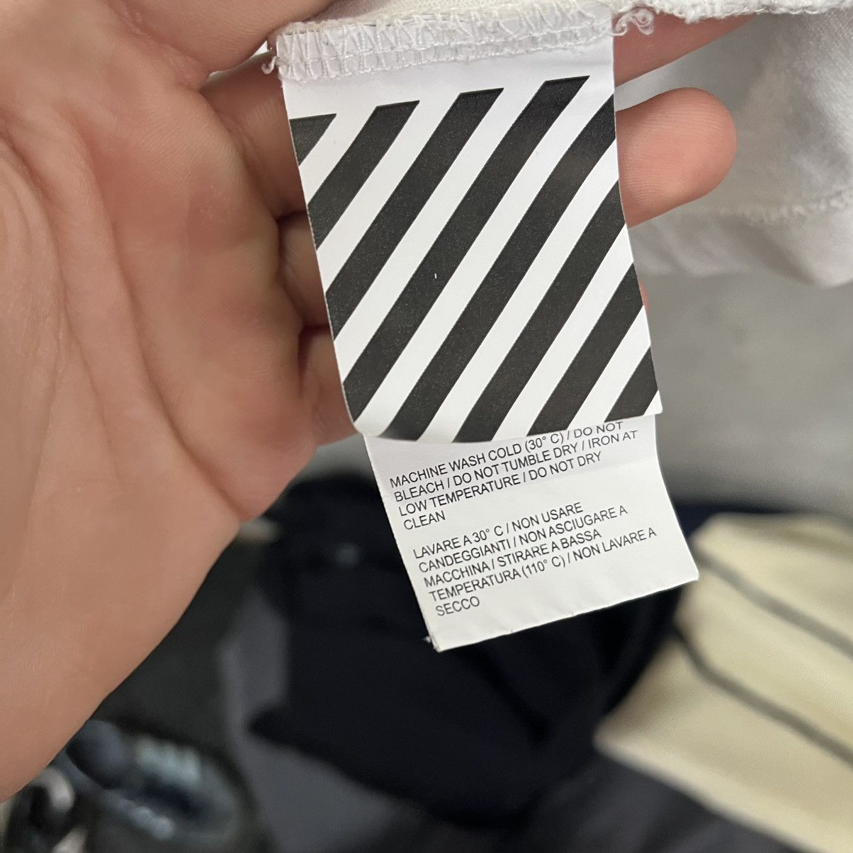 Off-White Off White T-shirt Big Logo White Size US S / EU 44-46 / 1 - 13 Thumbnail