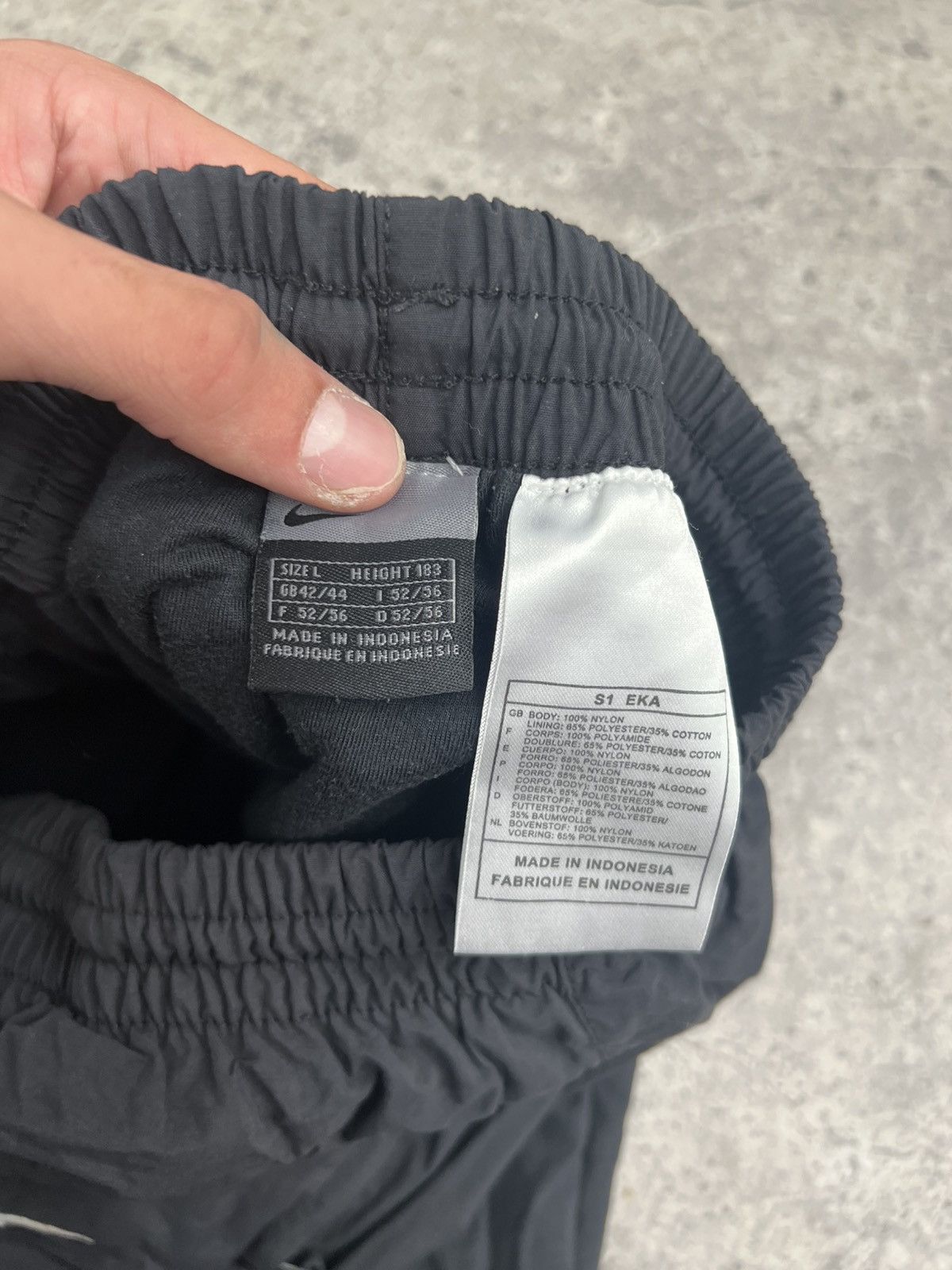 Nike VINTAGE Y2K DRILL CARGO NIKE NYLON PANTS PARACHUTE Size US 34 / EU 50 - 5 Thumbnail