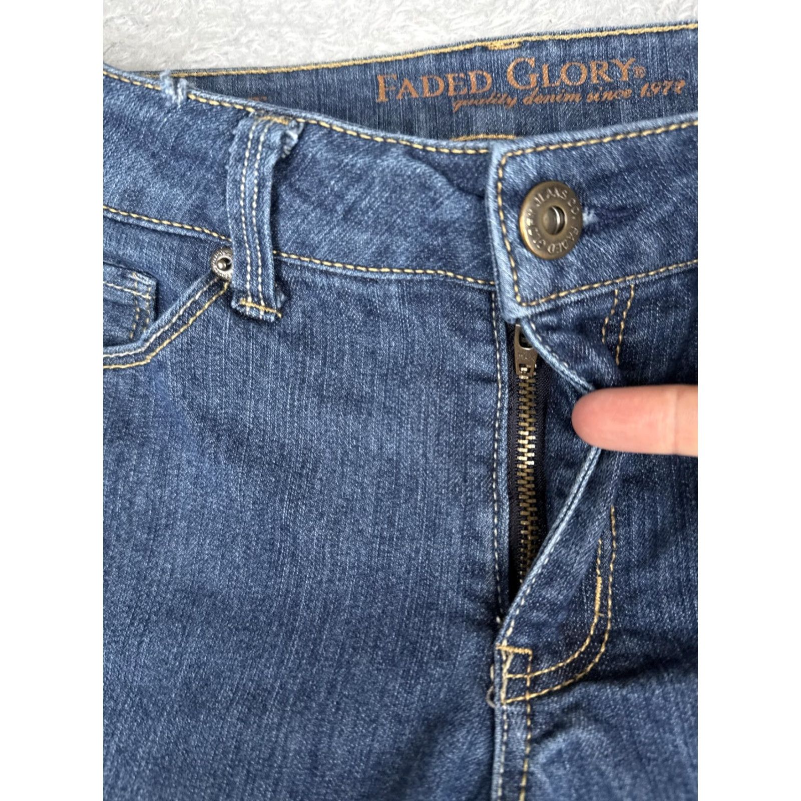 Faded Glory Faded Glory Jeans Womens 8 Bootcut 28x31 Blue Medium Wash Mid Rise Stretch 5-Pocket Denim Shirt? Size 30" / US 8 / IT 44 - 5 Thumbnail