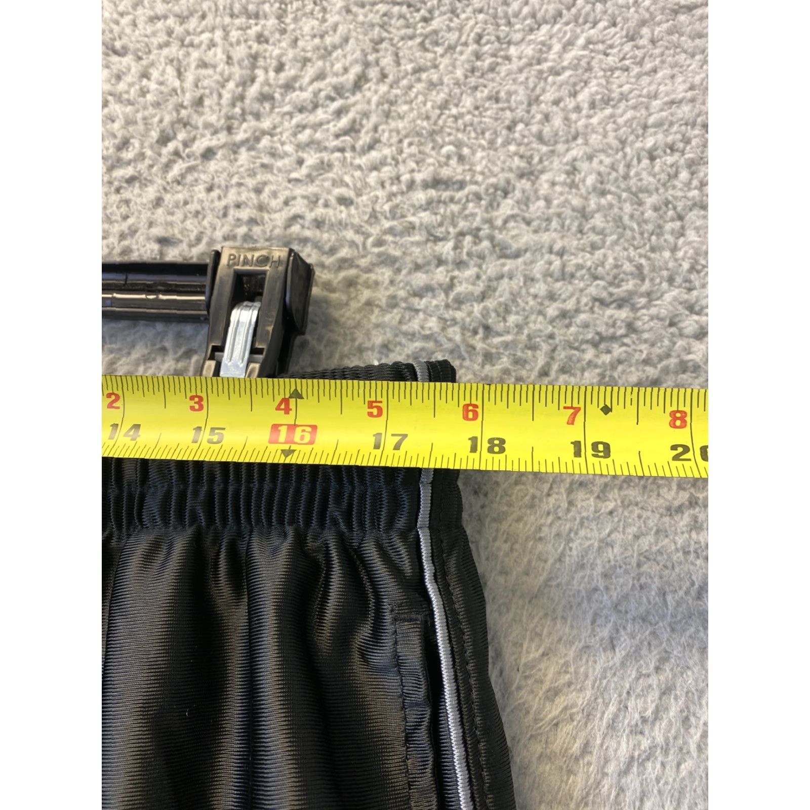 Champion VINTAGE Champion Athletic Shorts Men XL Black Pockets Drawstring 34-36 Sports Authentic Athleticwear Mens Size US 36 / EU 52 - 4 Thumbnail