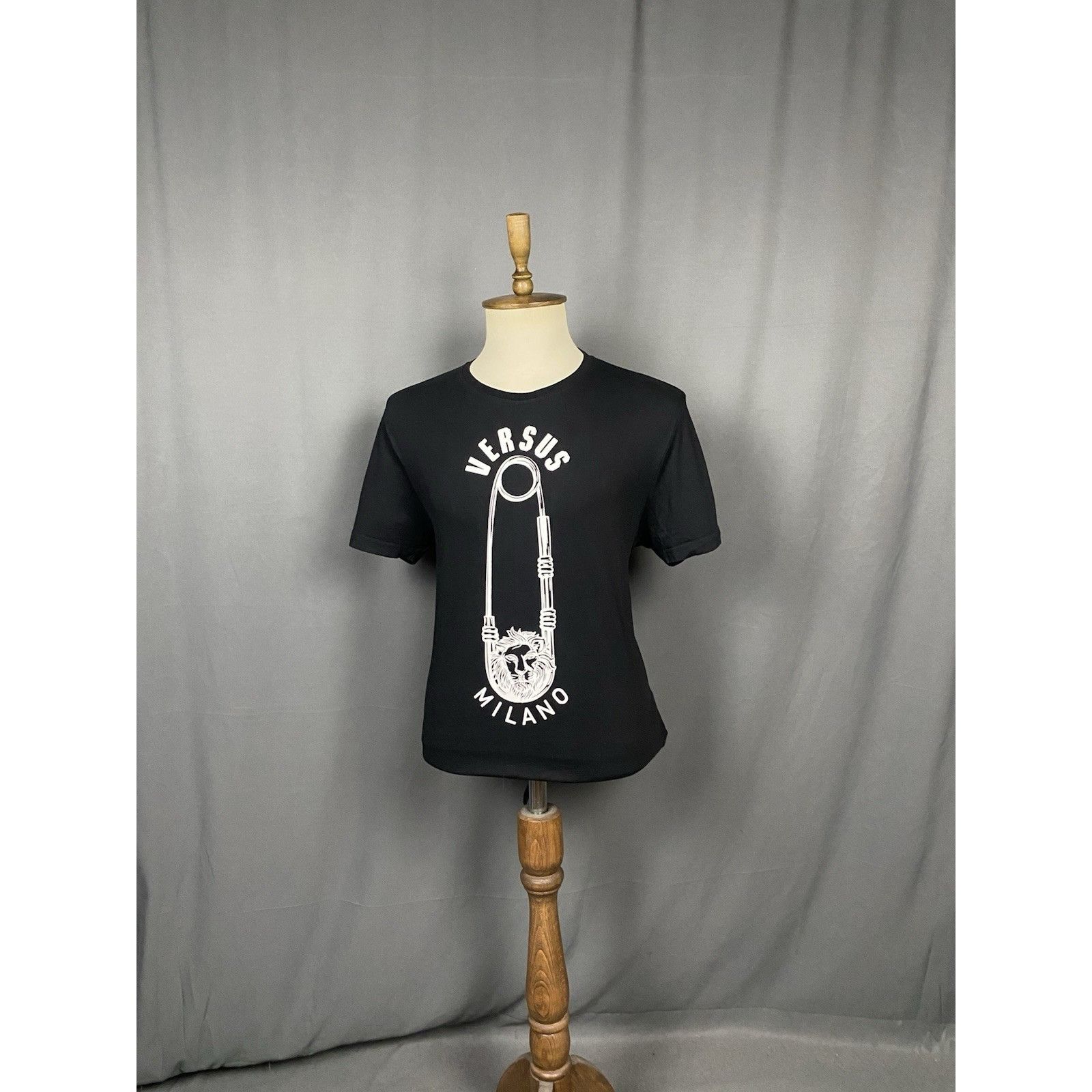 Versace Versus Versace Big Logo Men's Black T-Shirt Size 2XL Size US XXL / EU 58 / 5 - 4 Thumbnail