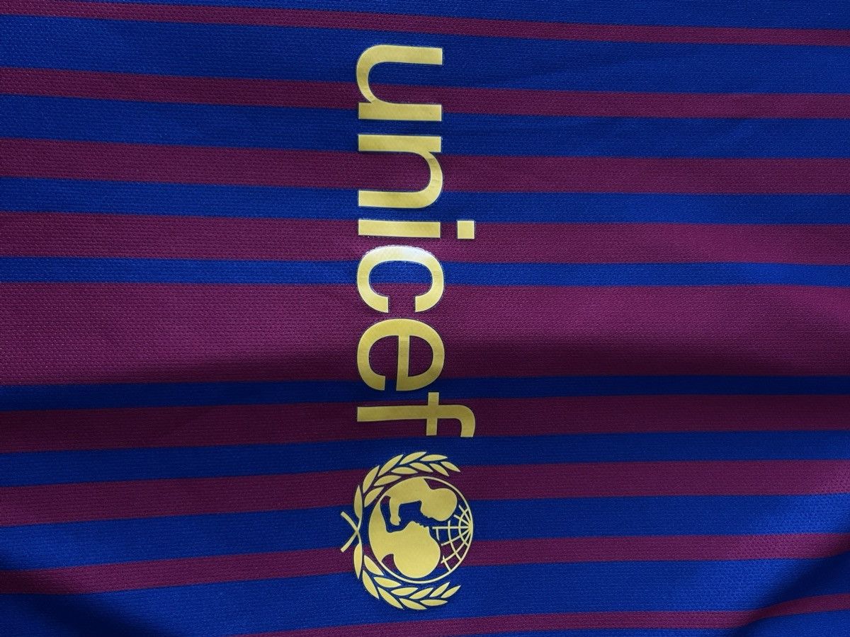Nike Nike FC Barcelona 2017/2018 Home Football Shirt Jersey RARE Size US XL / EU 56 / 4 - 7 Thumbnail
