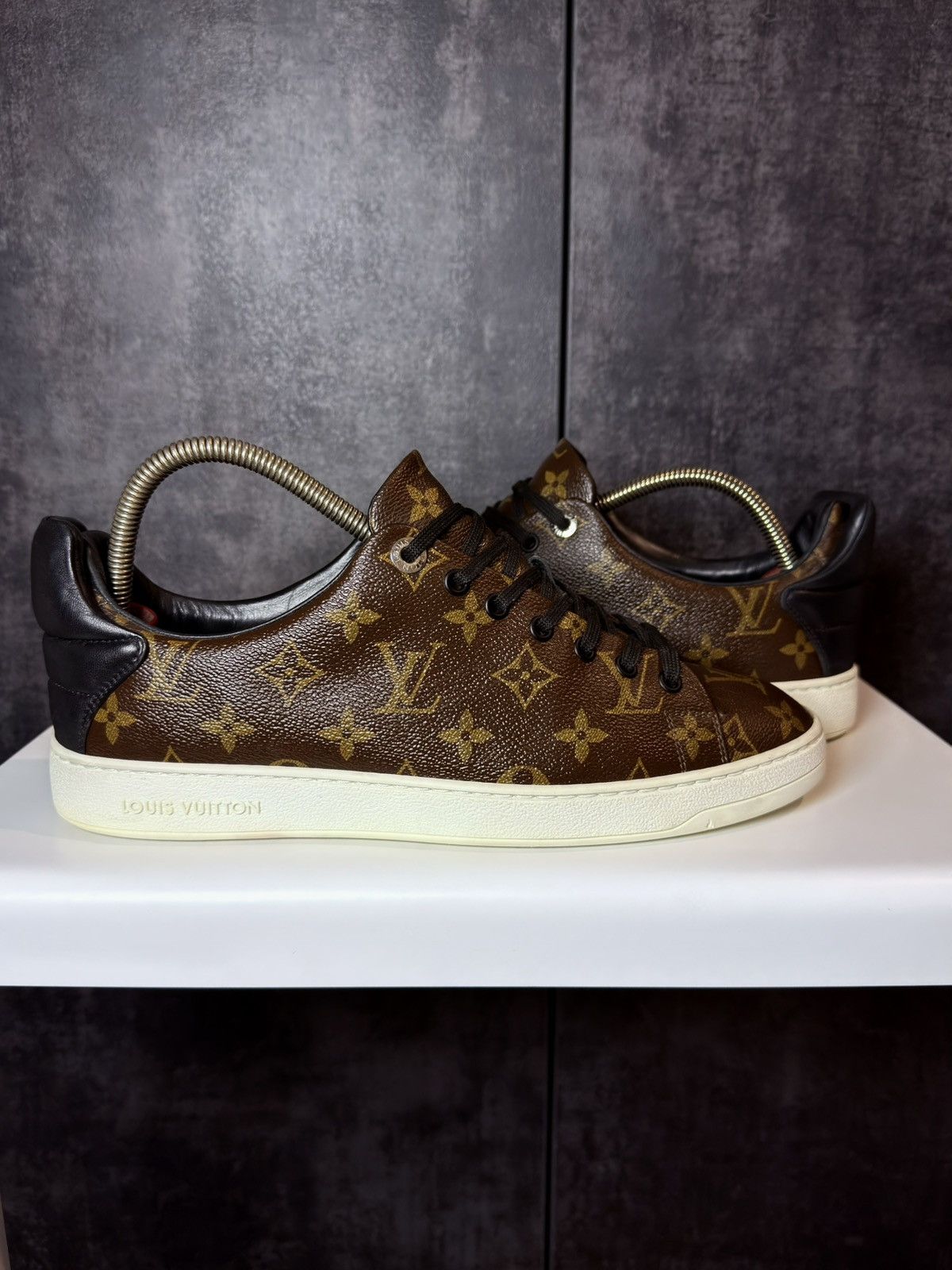 Louis Vuitton Rare Louis Vuitton Frontrow Low Top Sneakers Luxury Size US 9.5 / EU 42-43 - 3 Thumbnail