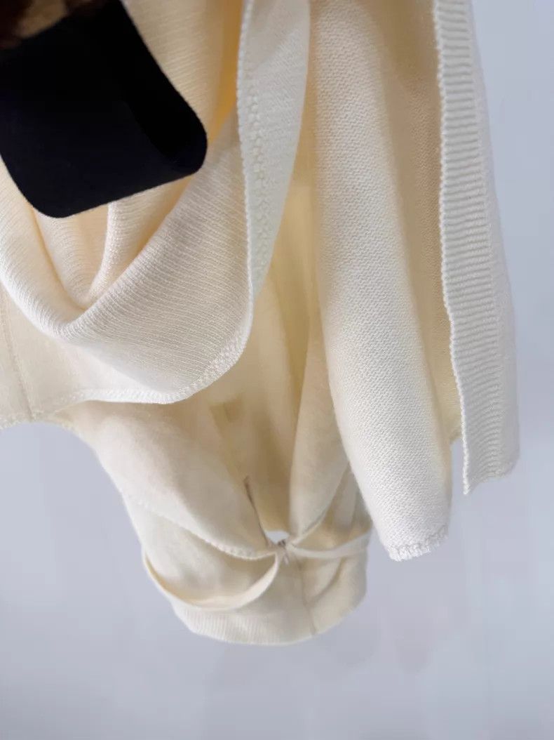 Valentino Valentino Ladies sheep wool turtleneck cloak knitted top Size M / US 6-8 / IT 42-44 - 6 Thumbnail