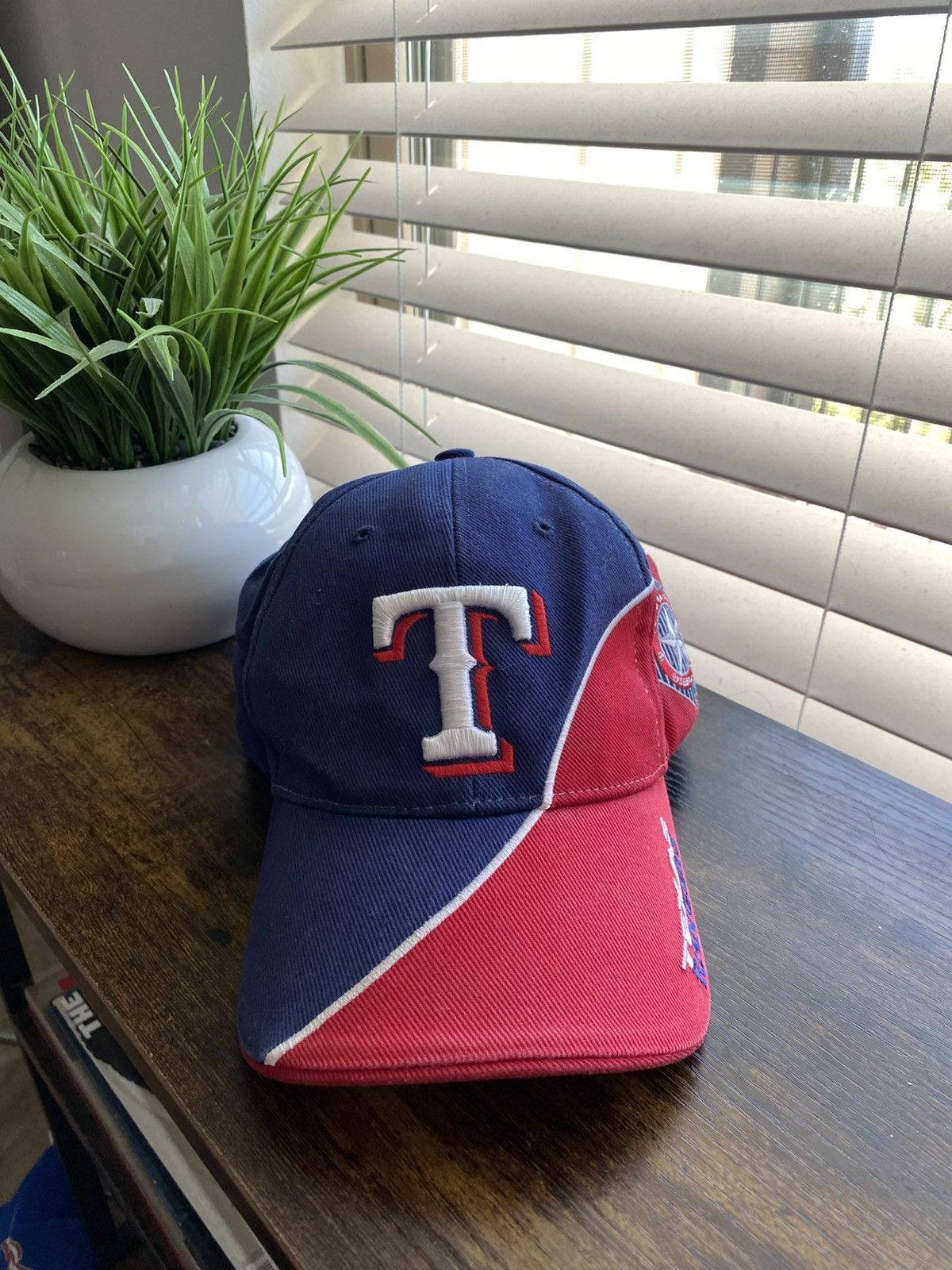 MLB Y2K Texas Rangers MLB Hat Size ONE SIZE - 1 Thumbnail