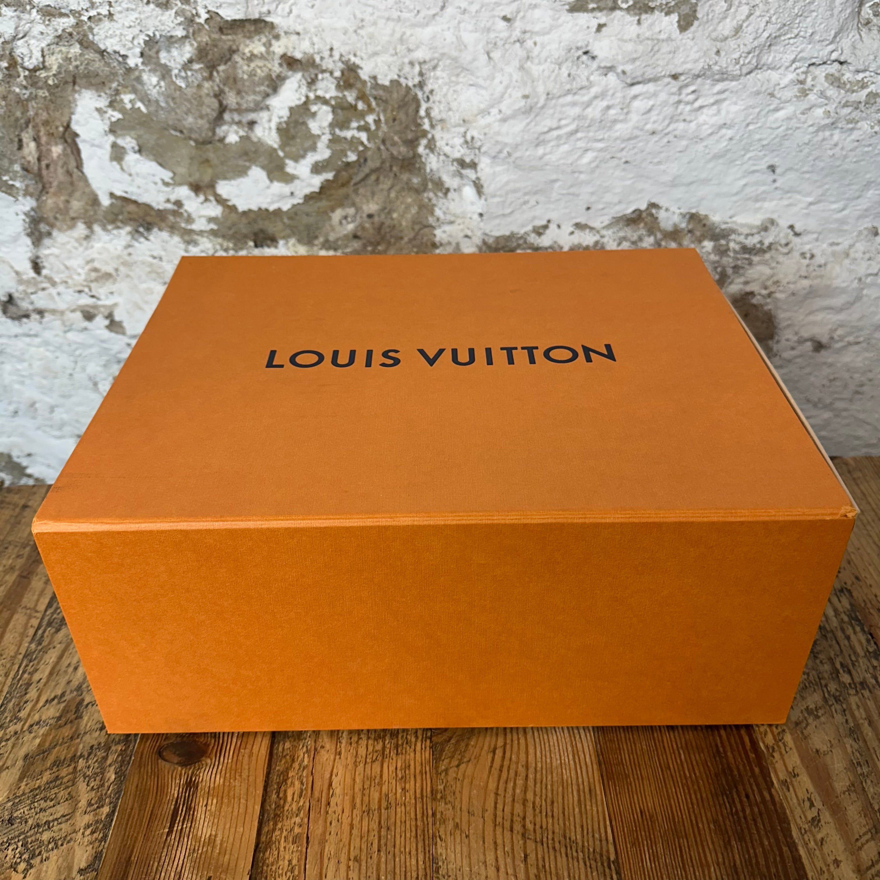 Louis Vuitton Louis Vuitton Damier Green Trainer Sneaker Sz 11.5 (10LV) Size US 11.5 / EU 44-45 - 8 Thumbnail