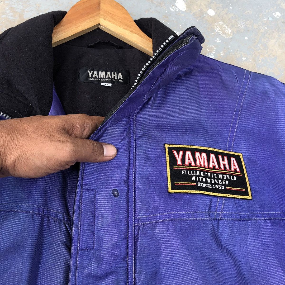 Sports Specialties VTG YAMAHA Faded THRASHED DISTRESSED Racing Bomber Jacket Size US M / EU 48-50 / 2 - 18 Thumbnail