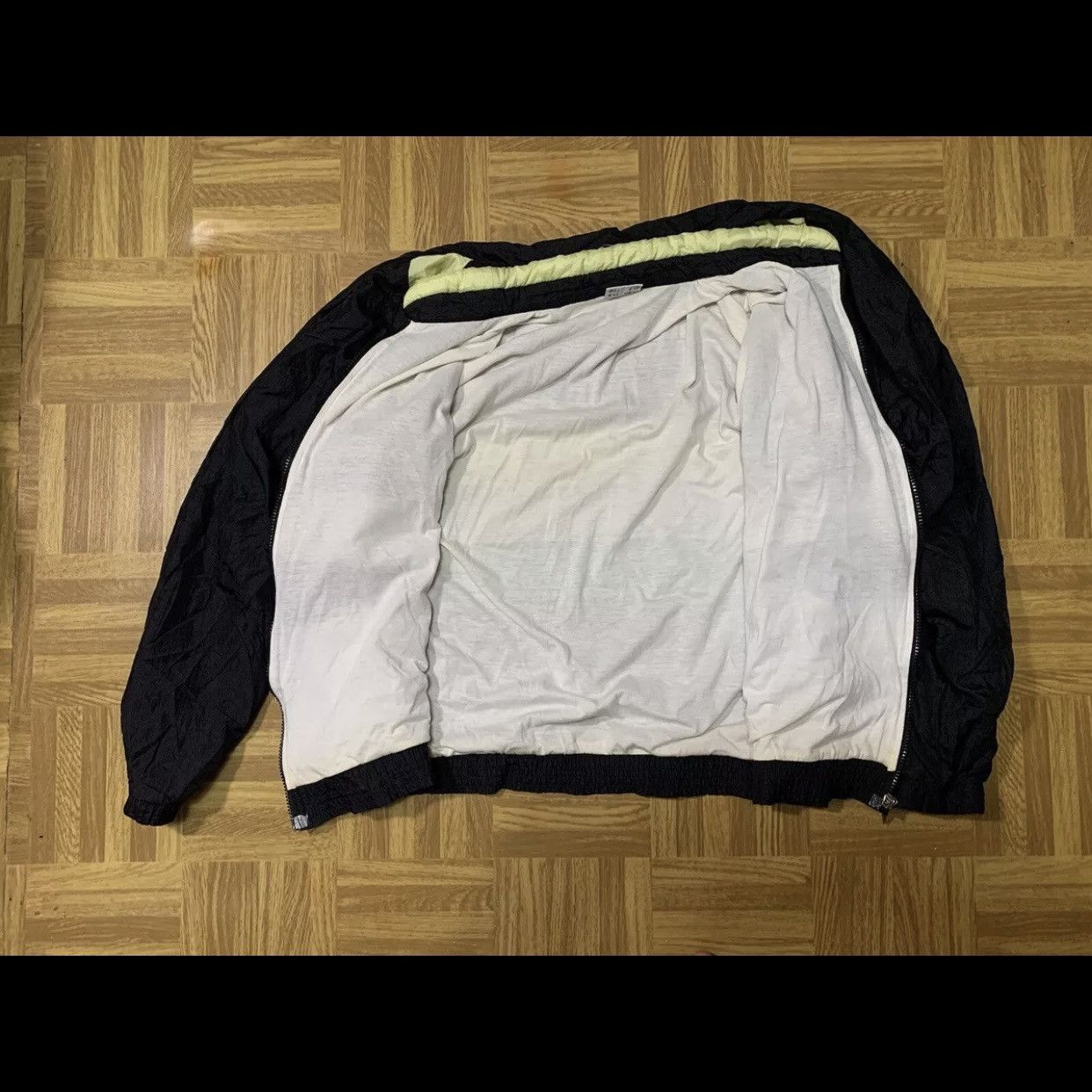 Sergio Tacchini × Vintage Vintage 90s Sergio Tacchini Nylon Track Jacket Size 52 Size US L / EU 52-54 / 3 - 7 Thumbnail
