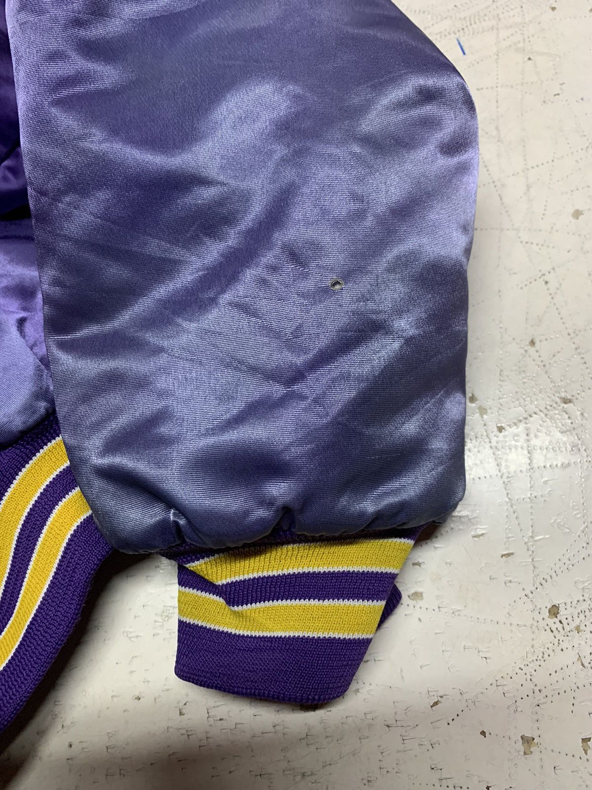 NBA Vintage Los Angeles lakers satin pocket chalk line Size US XL / EU 56 / 4 - 16 Thumbnail