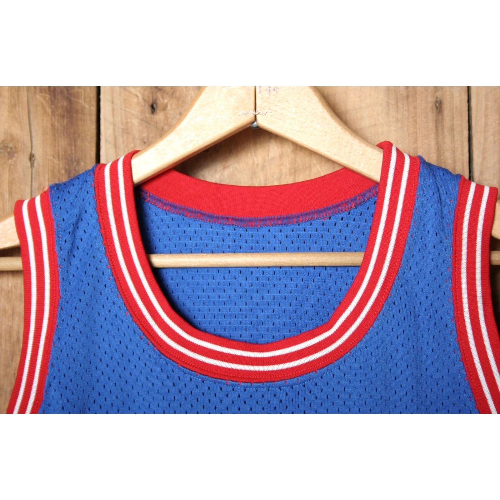 Vintage VINTAGE Medalist SAND-KNIT Blue Jays High School Basketball Jersey Tank Unisex Adults 36 XS Size 36 Blue Ladies? Size US M / EU 48-50 / 2 - 2 Thumbnail