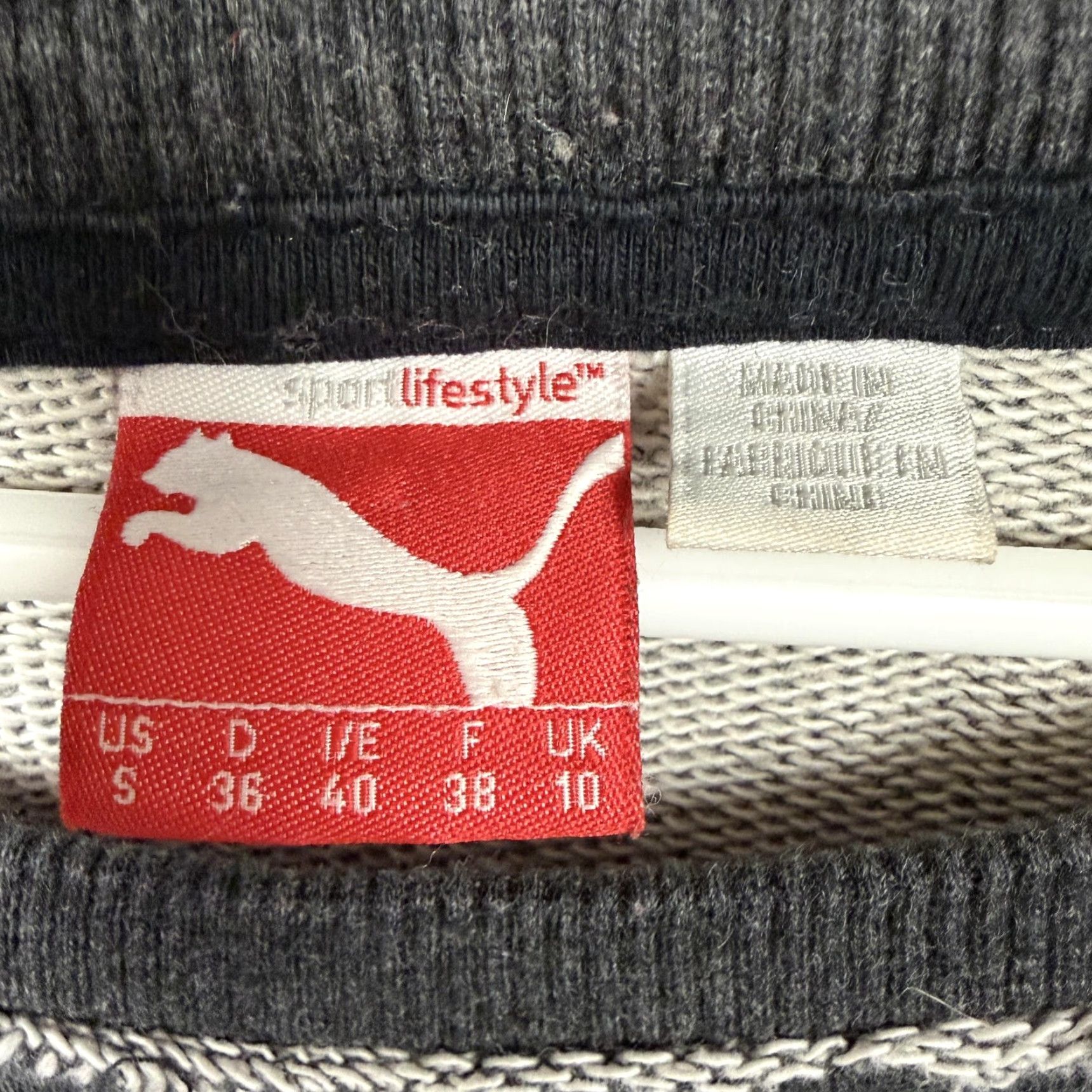 Puma PUMA Sweatshirt Small Logo Pullover Women Raglan Sleeve Graphic Print Crew Neck Casual Activewear Fall Winter Gray Charcoal Size S / US 4 / IT 40 - 4 Thumbnail