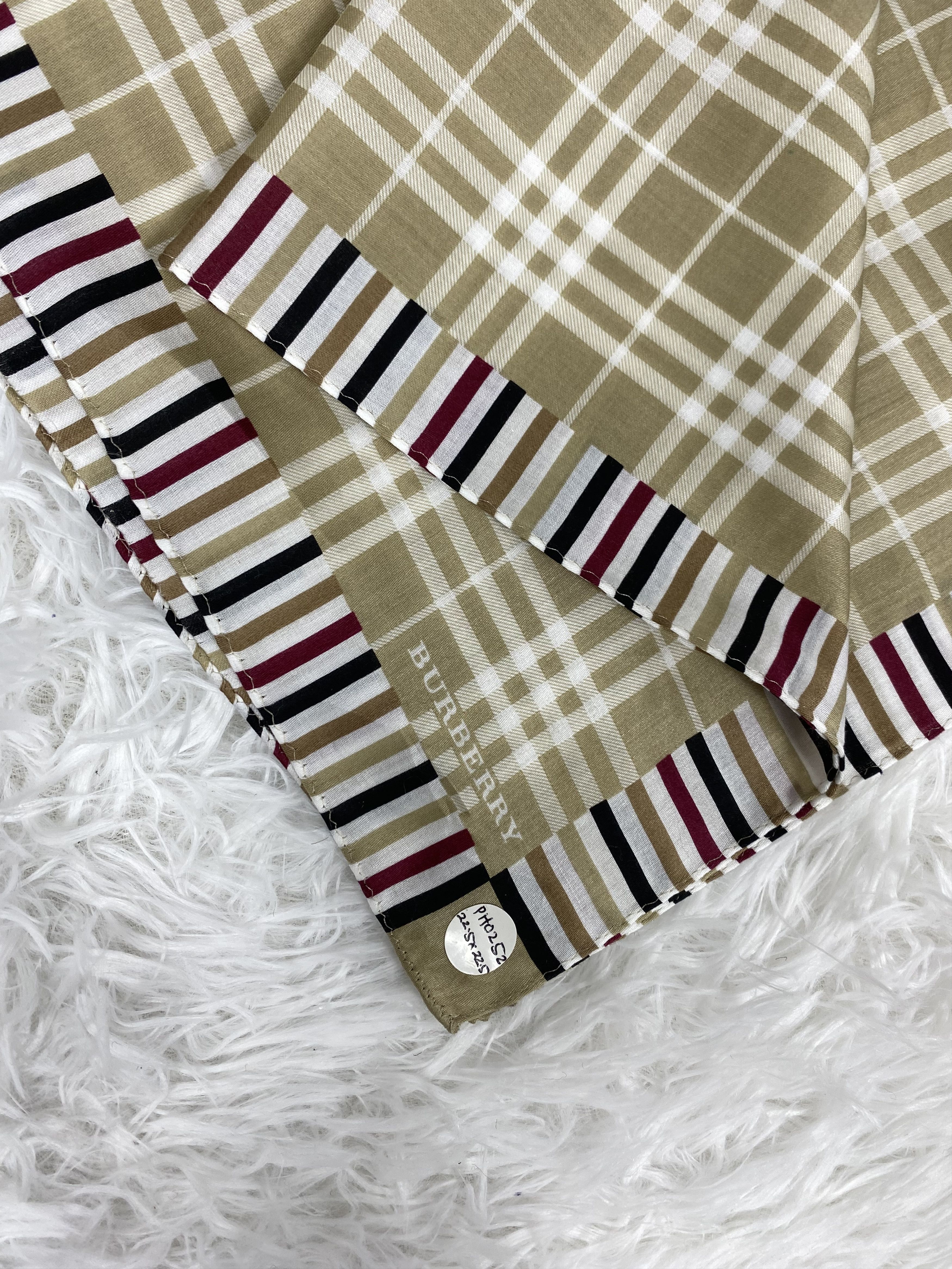 Burberry × Vintage Vintage Burberry Handkerchief Neckerchief PH0252 Size ONE SIZE - 2 Thumbnail