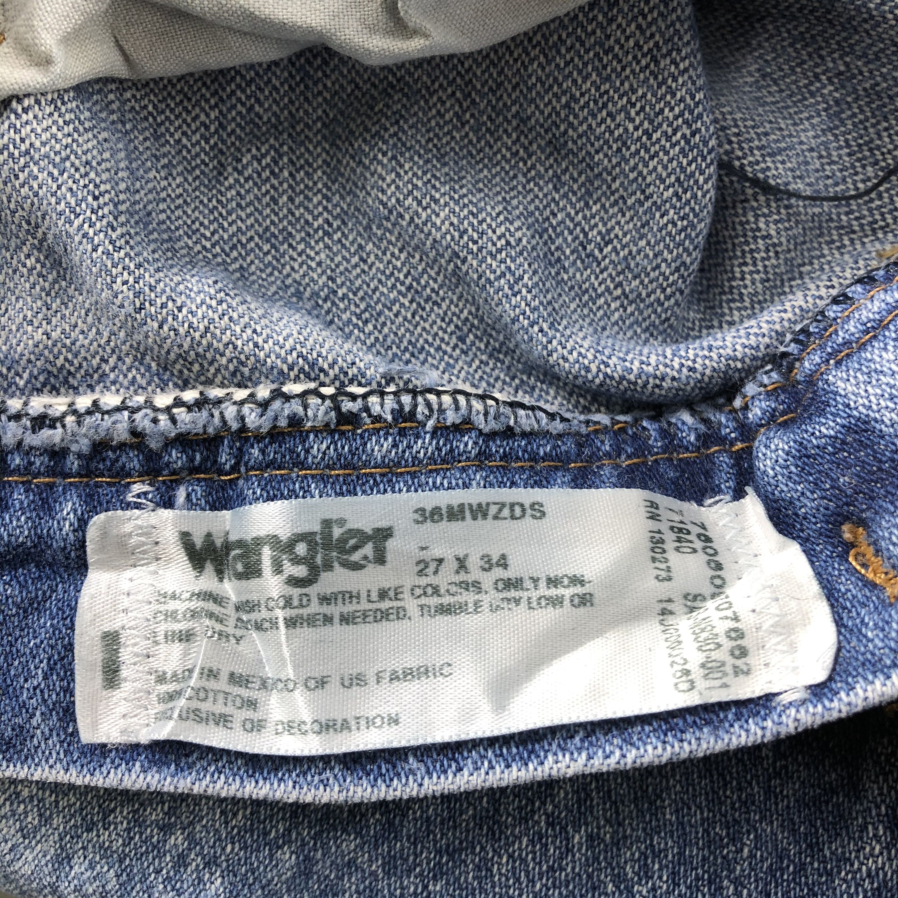 Vintage Blue Wash Wrangler Jeans-J2511