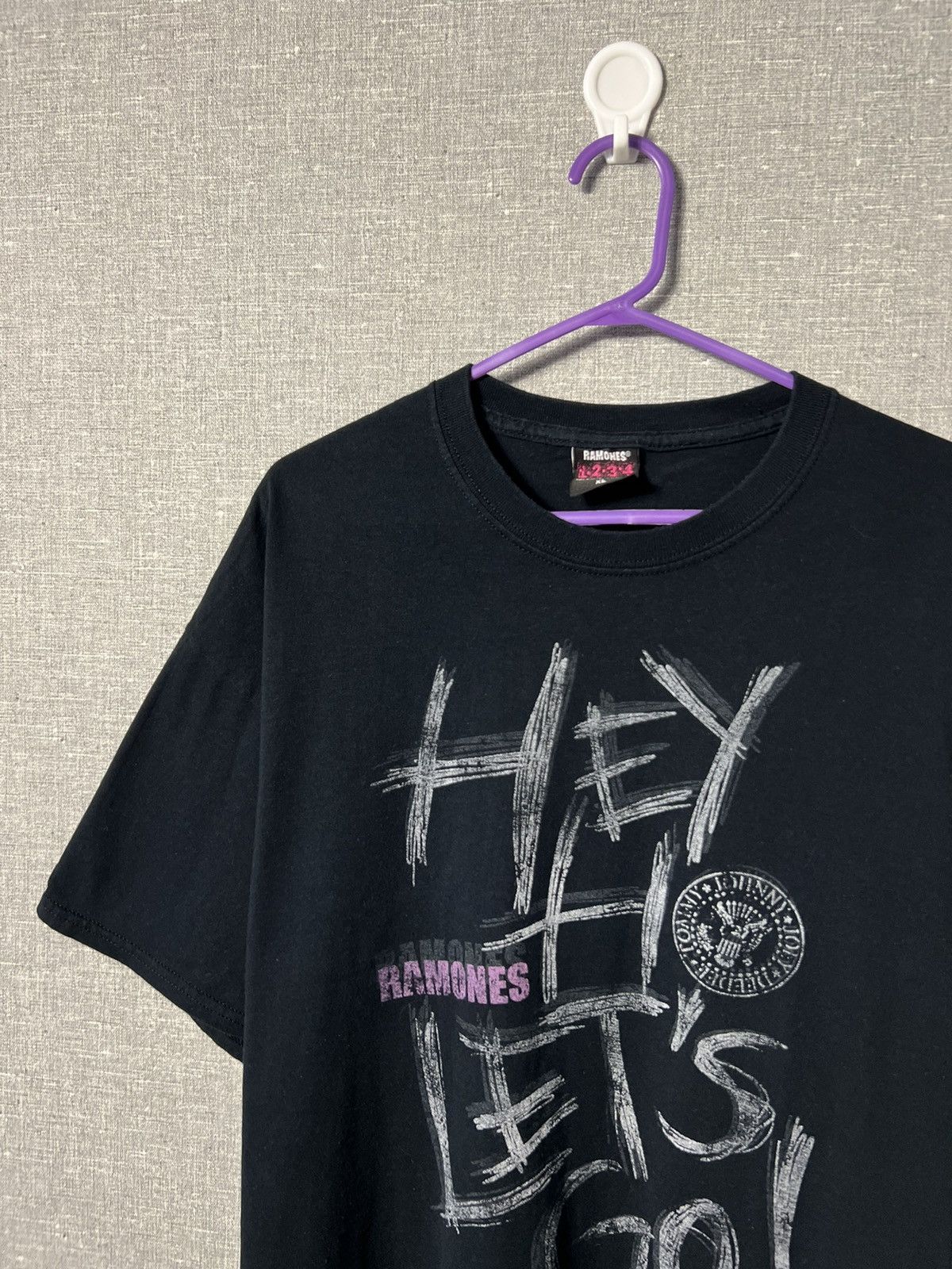 Band Tees Vintage Y2k Ramones Band Rock Tee “Hey Ho Lets Go” T-Shirt Size US XL / EU 56 / 4 - 2 Thumbnail