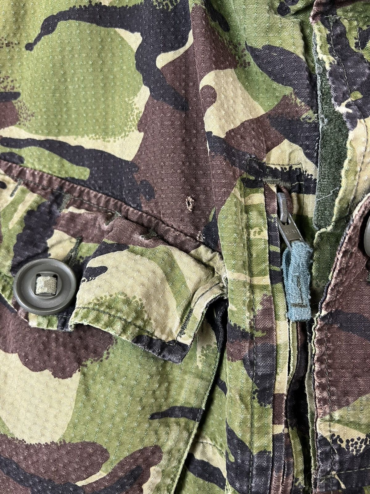 Vintage Vintage British Military Camo Jacket Size 120/112 L - XL Size US XL / EU 56 / 4 - 7 Thumbnail