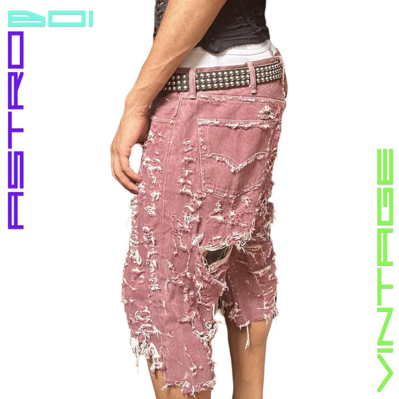 Levi's ASTROBOI* LEVIS RED RIPPED DISTRESSED DENIM SHORTS _ 40" Size US 40 / EU 56 - 4 Thumbnail
