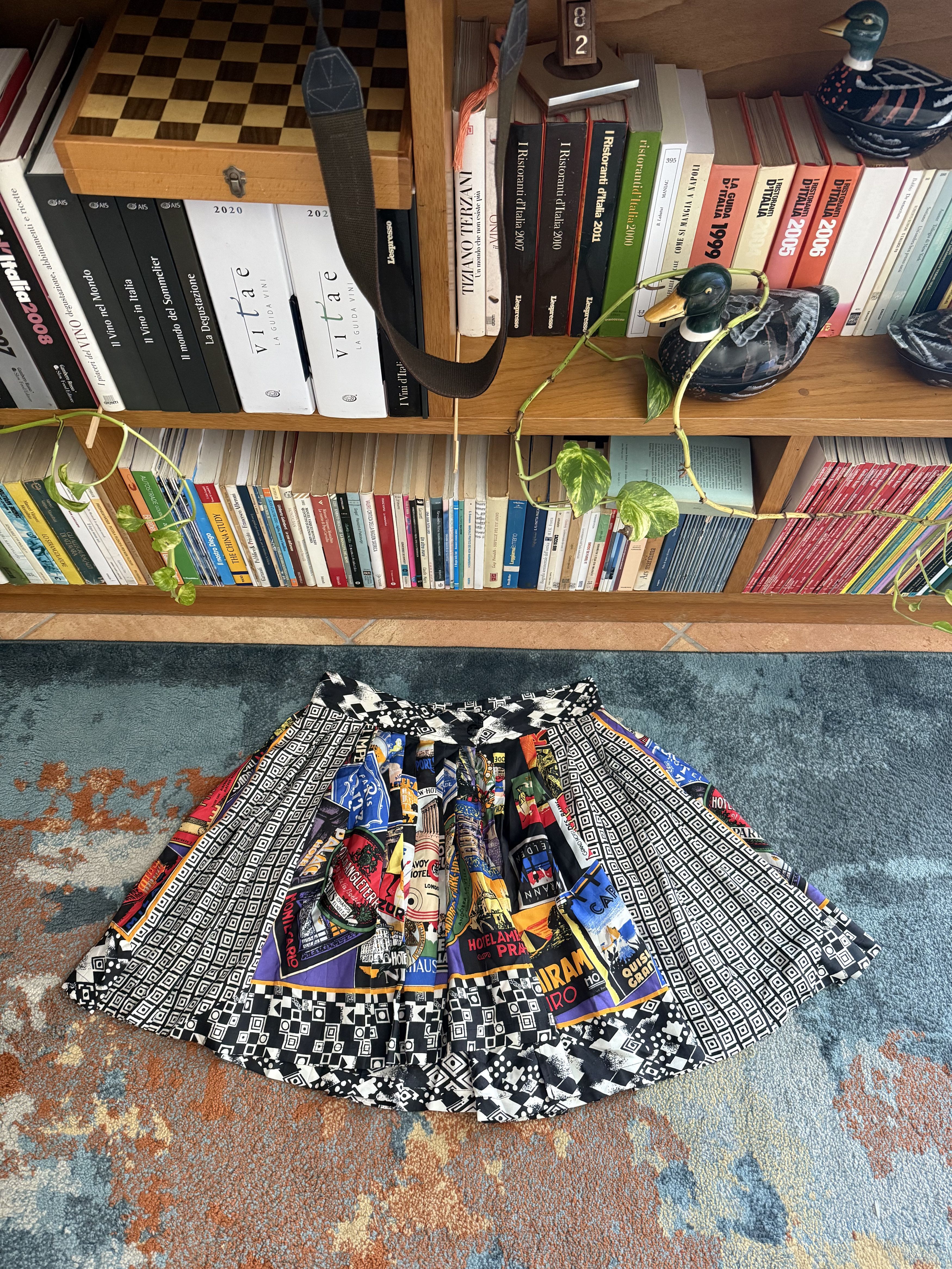 Versace Gianni Versace 90s Vintage Hotels Geometric Prints silk Size 27" / US 4 / IT 40 - 1 Thumbnail
