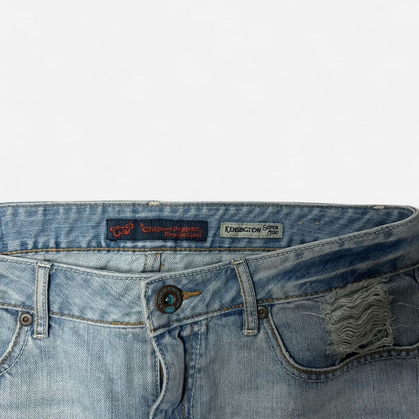 Levi's Levi’s 511 Slim Kids Denim Shorts Size 5 Light Distressed Size US 26 / EU 42 - 3 Thumbnail