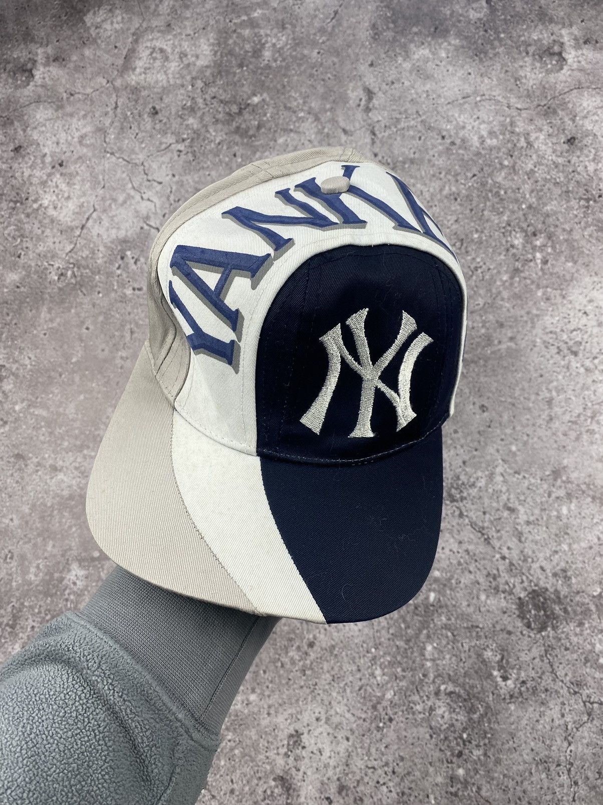 New York Yankees 1990’s Vintage NY Yankees Swirl Embroidered Snapback Hat Size ONE SIZE - 2 Thumbnail